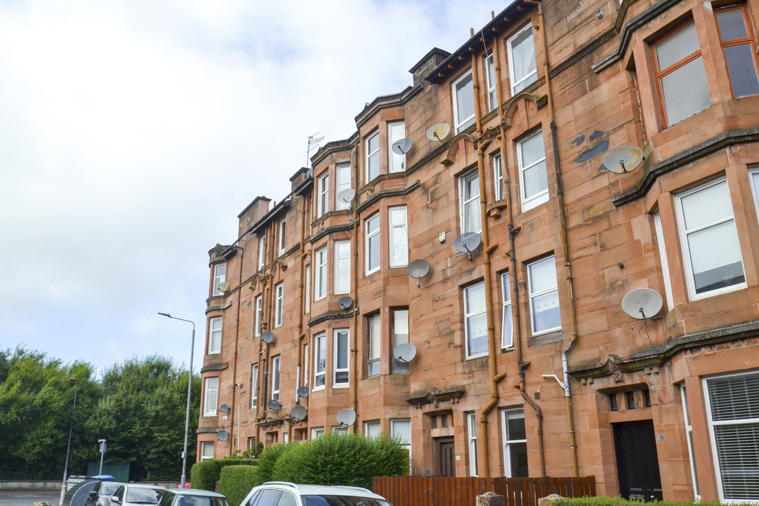 1 bedroom top floor flat