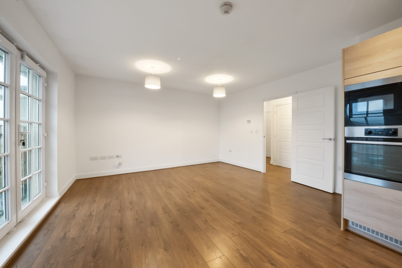 Top Floor Apartment with Allocated Parking, Close to Ebbsfleet Station property first image