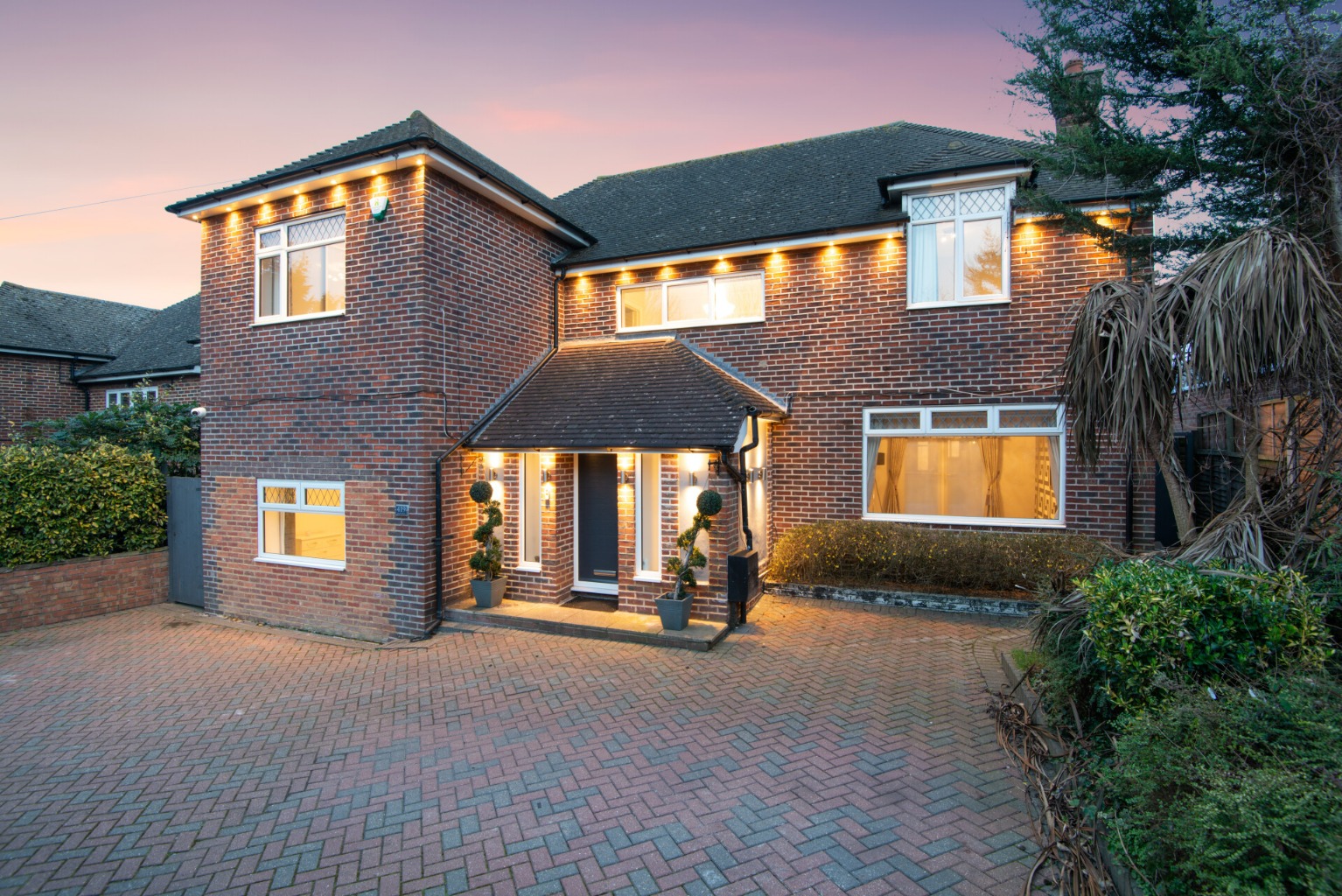 Beautiful Four Bedroom Detached Property on Valley Drive, Gravesend