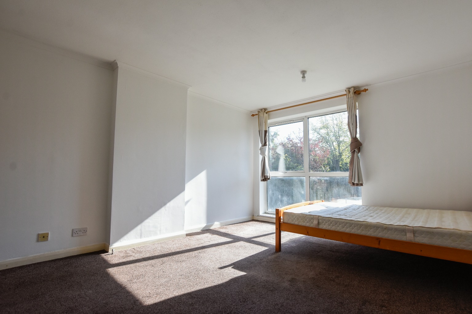 A First Floor, Studio Apartment in Sidcup, DA14 property first image