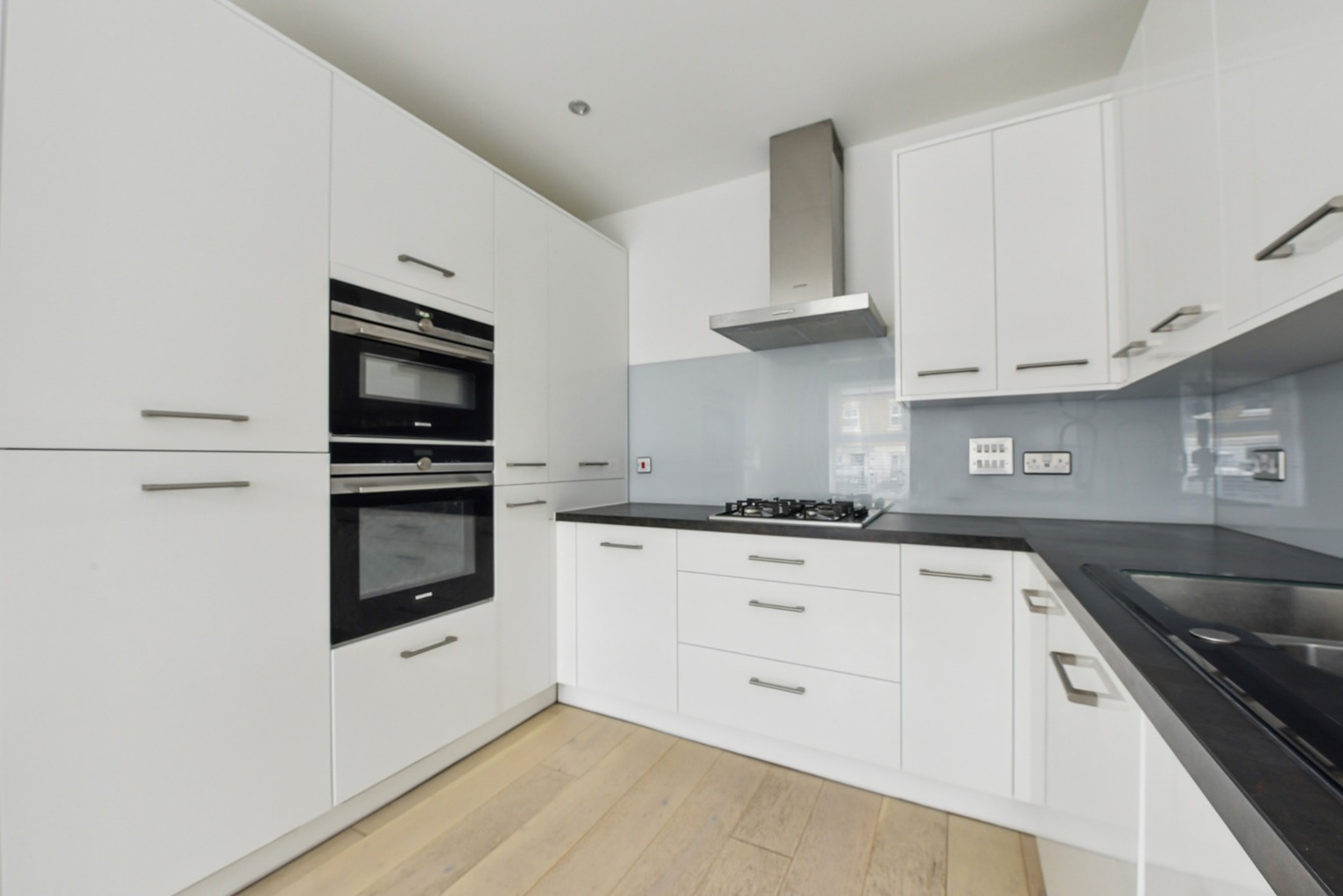 Spacious 4-Bedroom House with Three Floors on Emmeline Avenue, Swanscombe property first image