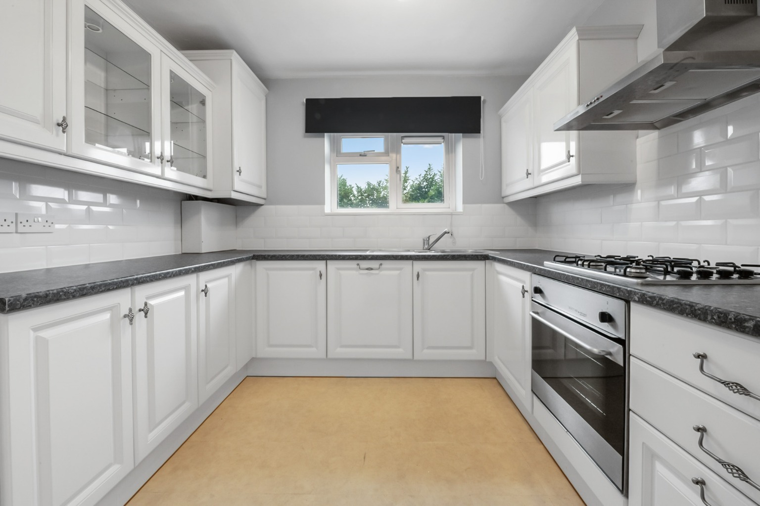 Blank Canvas Two Bedroom Flat, Close to Kidbrooke & Lee Stations property first image