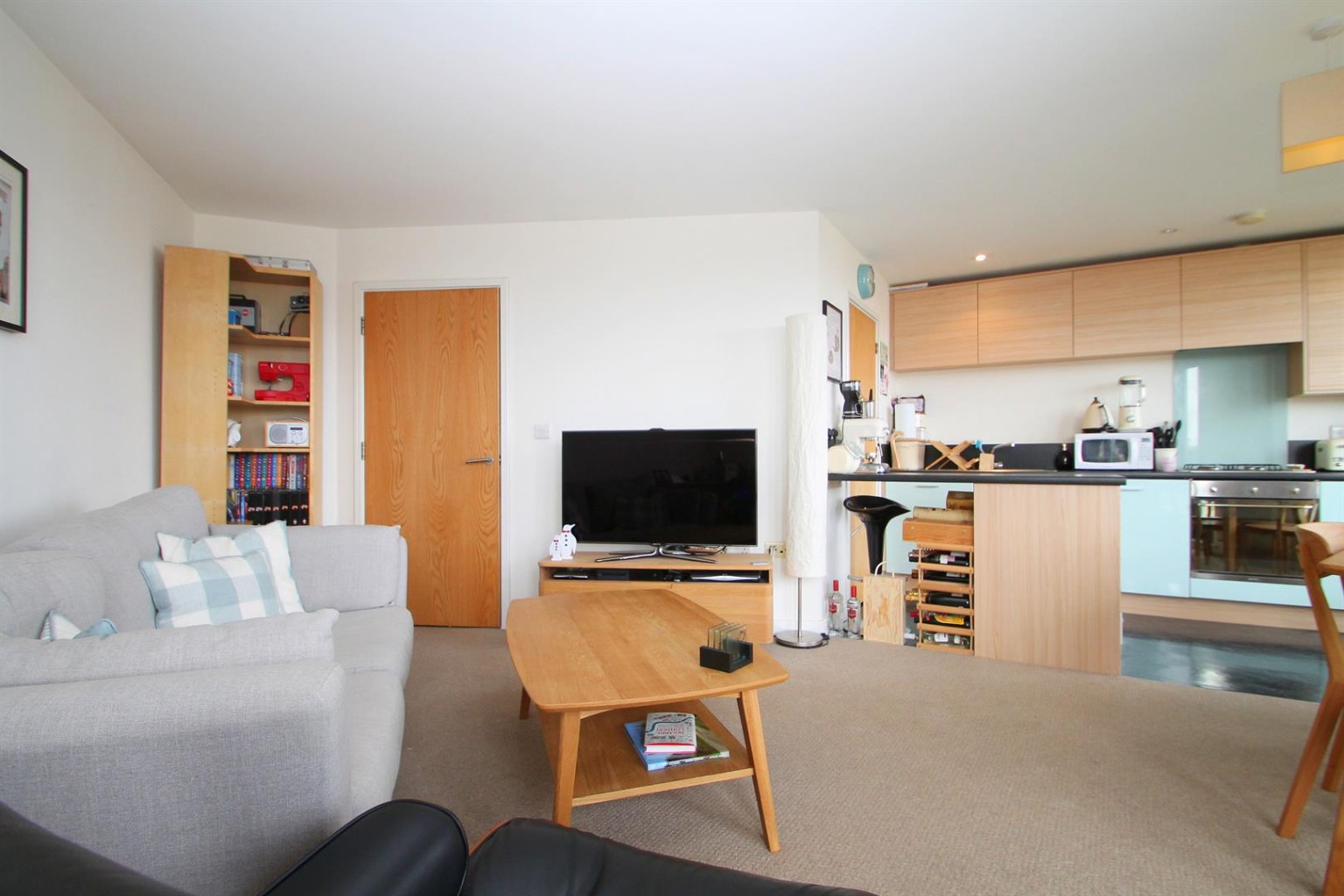 Two Bedroom Duplex Apartment with Balconies, Walk to Bluewater and Station property first image