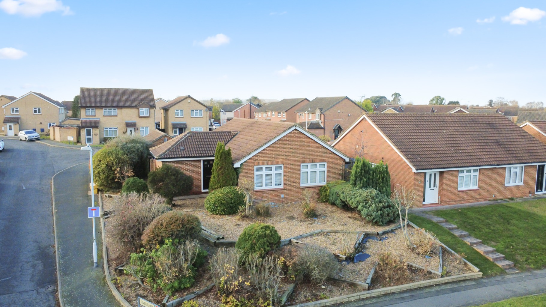 Immaculate Bungalow in Northfleet: Modern Living, Excellent Transport Links property first image