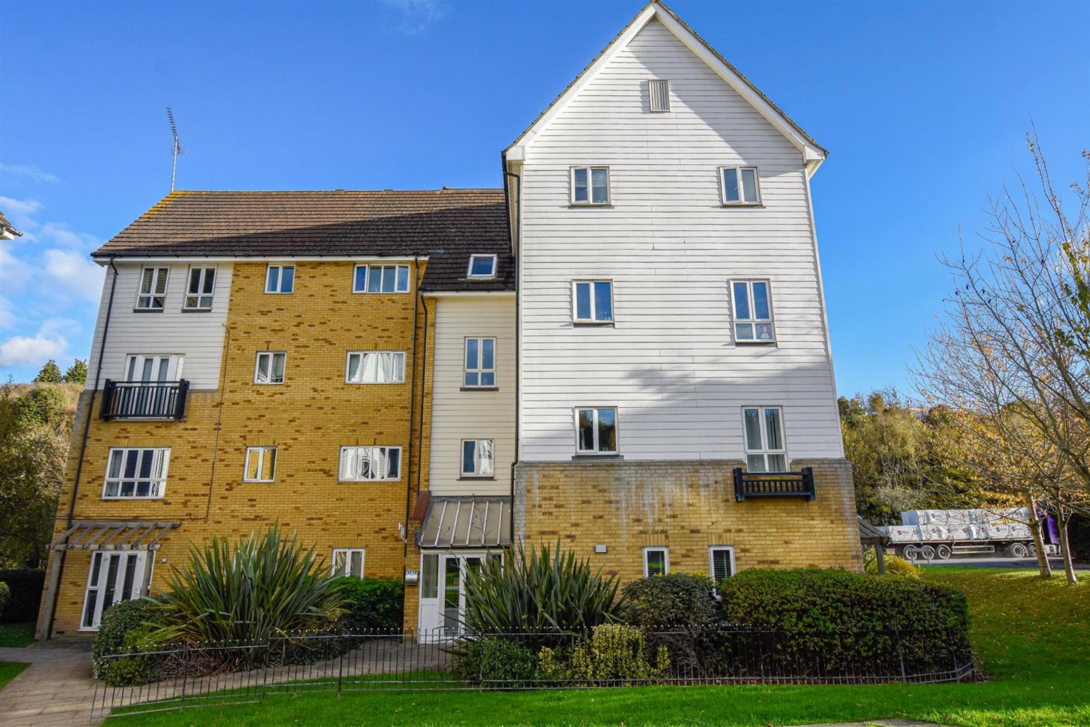 Investment Opportunity: Two Double Bedroom Apartment, Gravesend