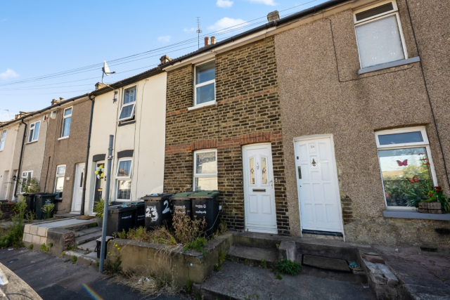 Two Double Bedroom House, Northfleet: AVAILABLE NOW, Near Station