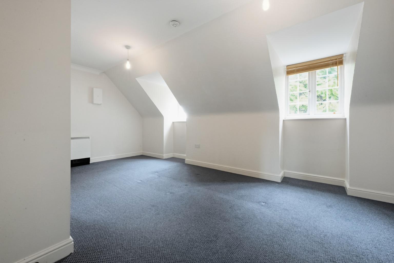 Top Floor Apartment, No Onward Chain, Walk to Stations property first image