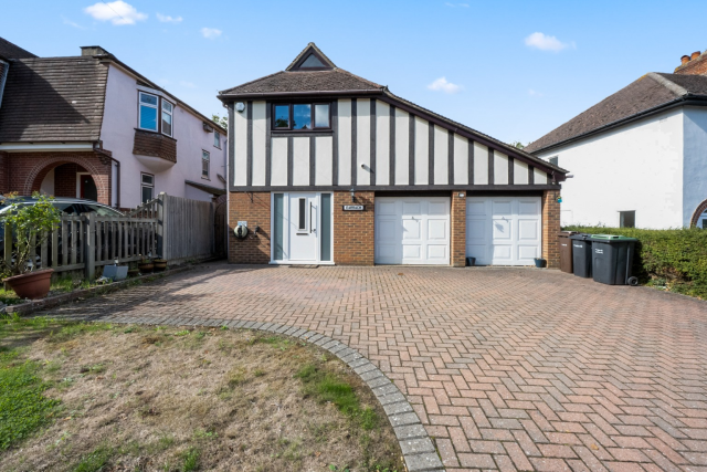 Four Bedroom Family Home, Double Garage, Meopham Village Location