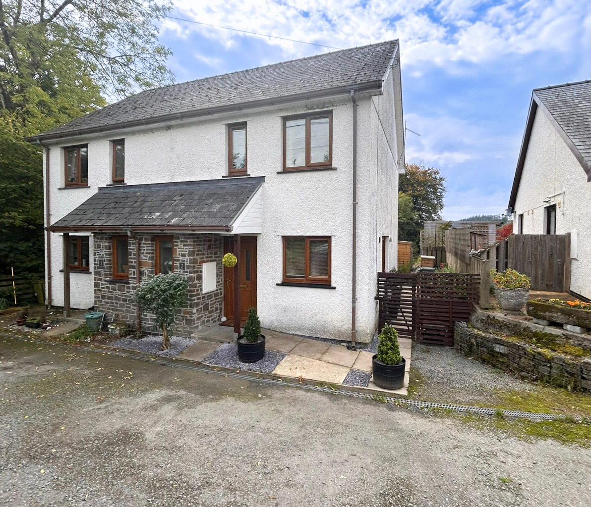 Modern Living in the Heart of Cnwch Coch – Just 8 Miles from Aberystwyth