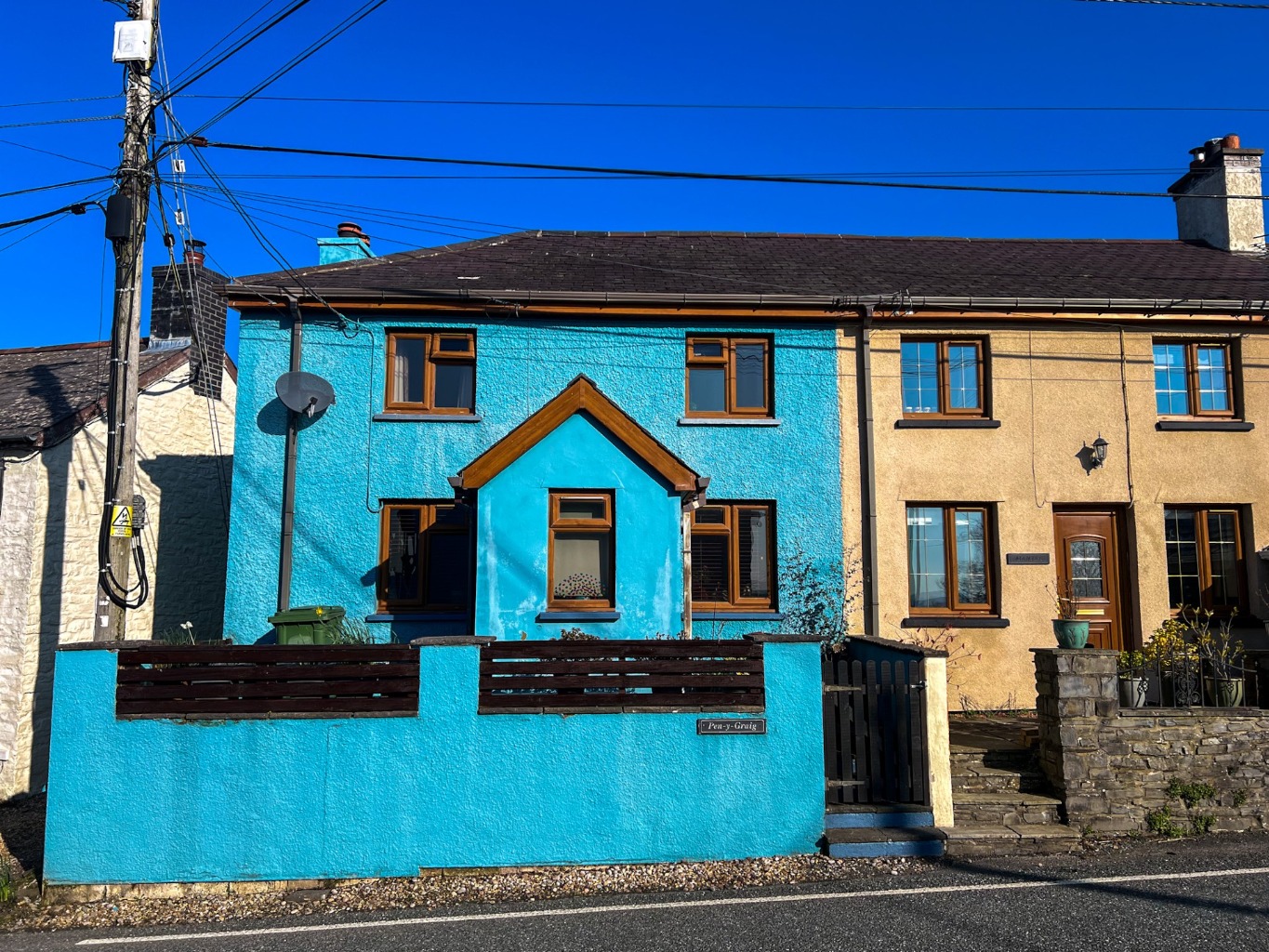 Beautifully Presented Character Cottage with Stylish Interior, Modern Kitchen and Cosy Living Space