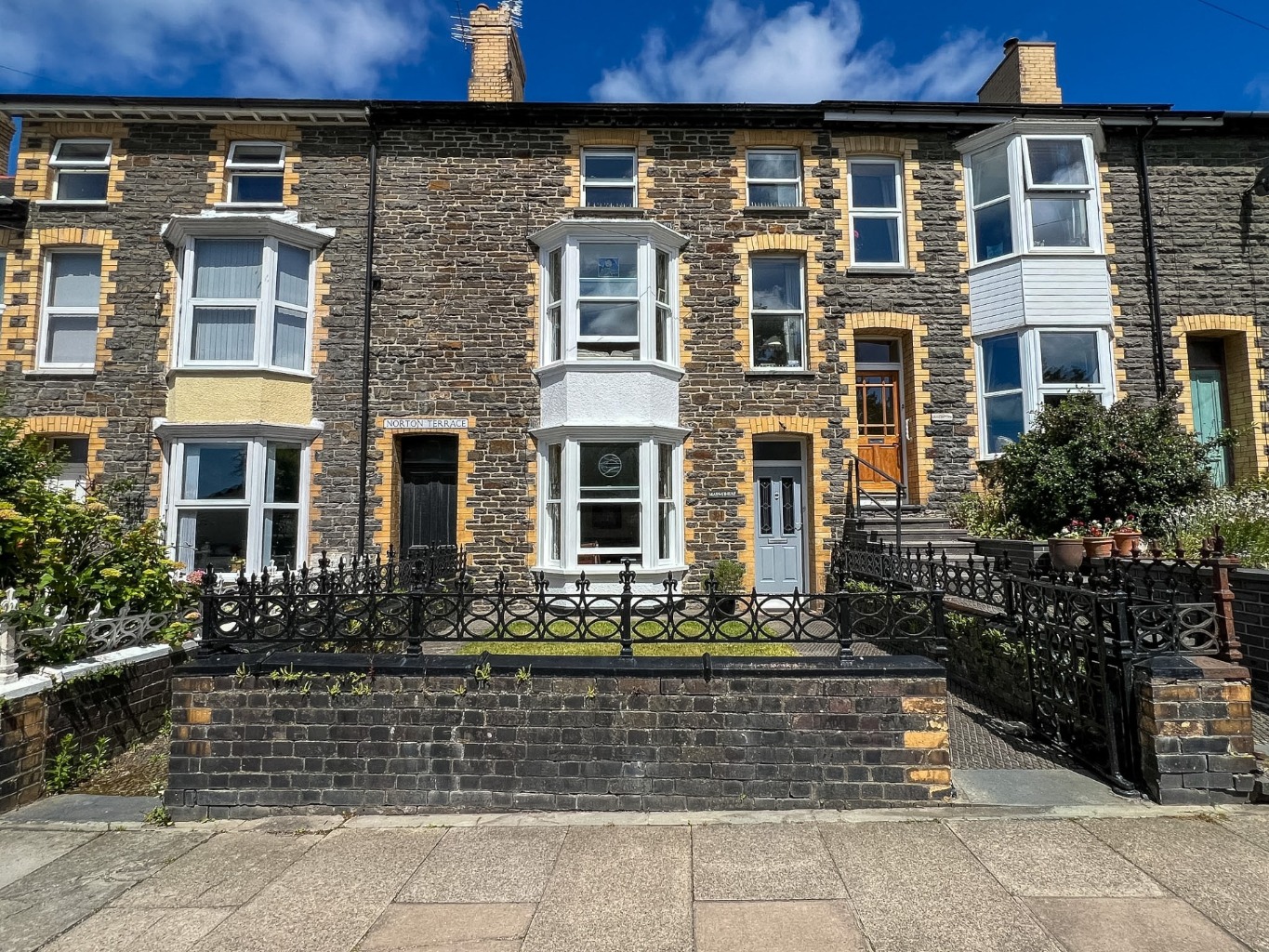 Spacious Five-Bedroom Mid-Terraced Townhouse