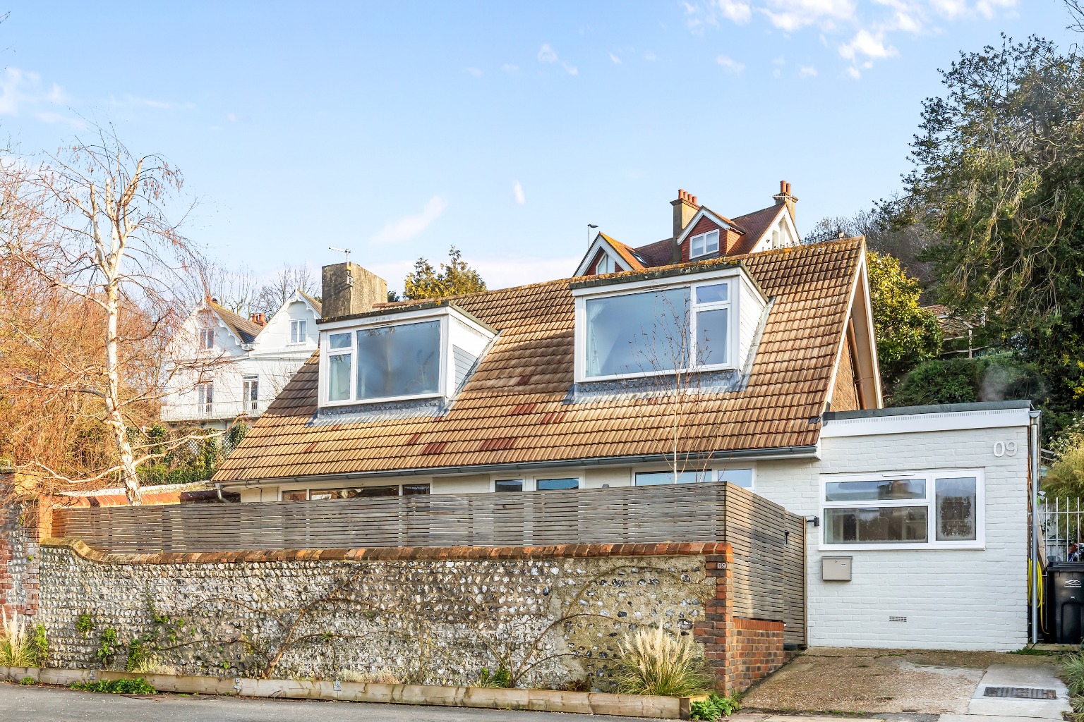 Detached 3 Bed Contemporary Home in Lewes with Castle Views.