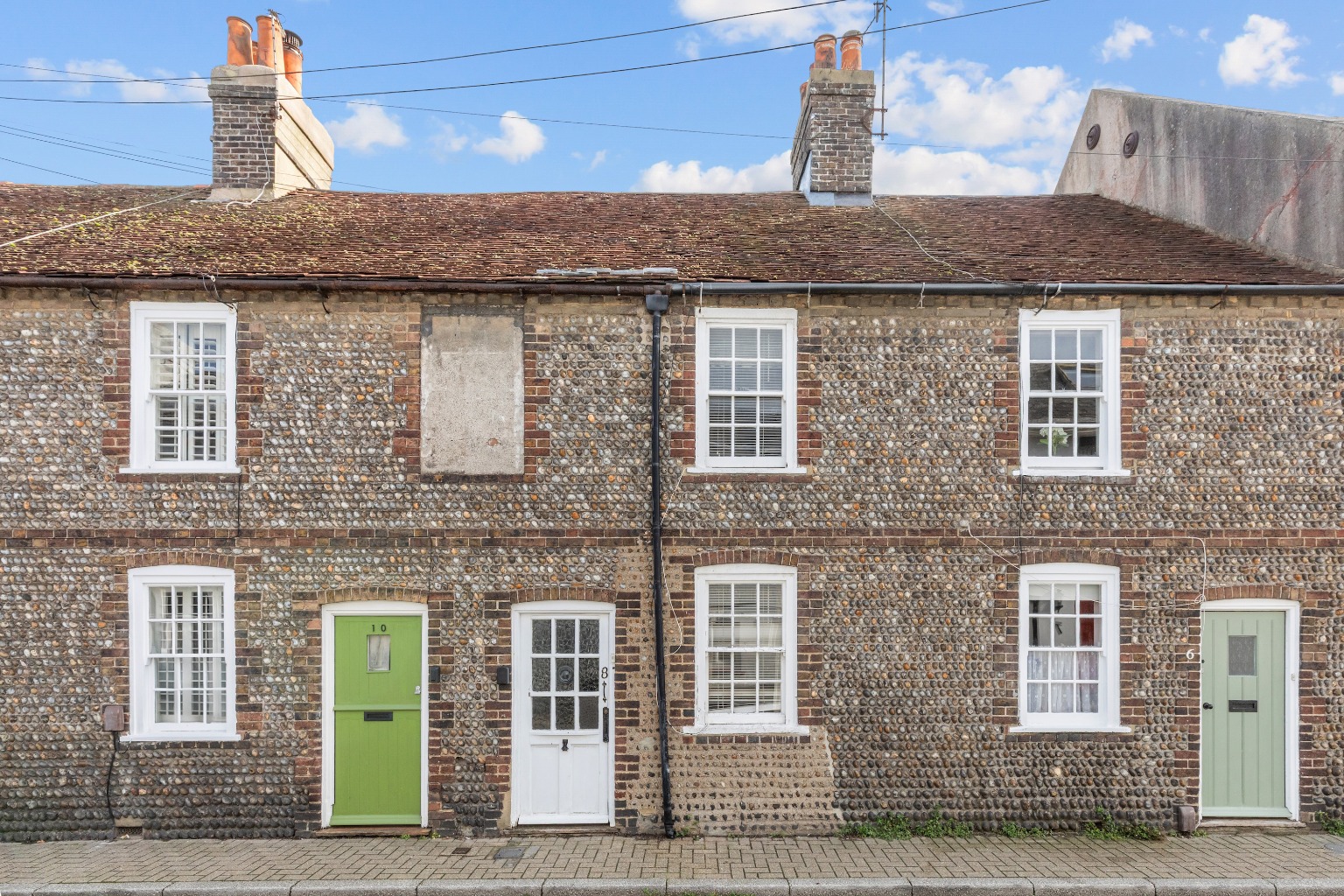 Charming Grade II Listed Cottage: Town Centre Living with Potential in Shoreham-By-Sea