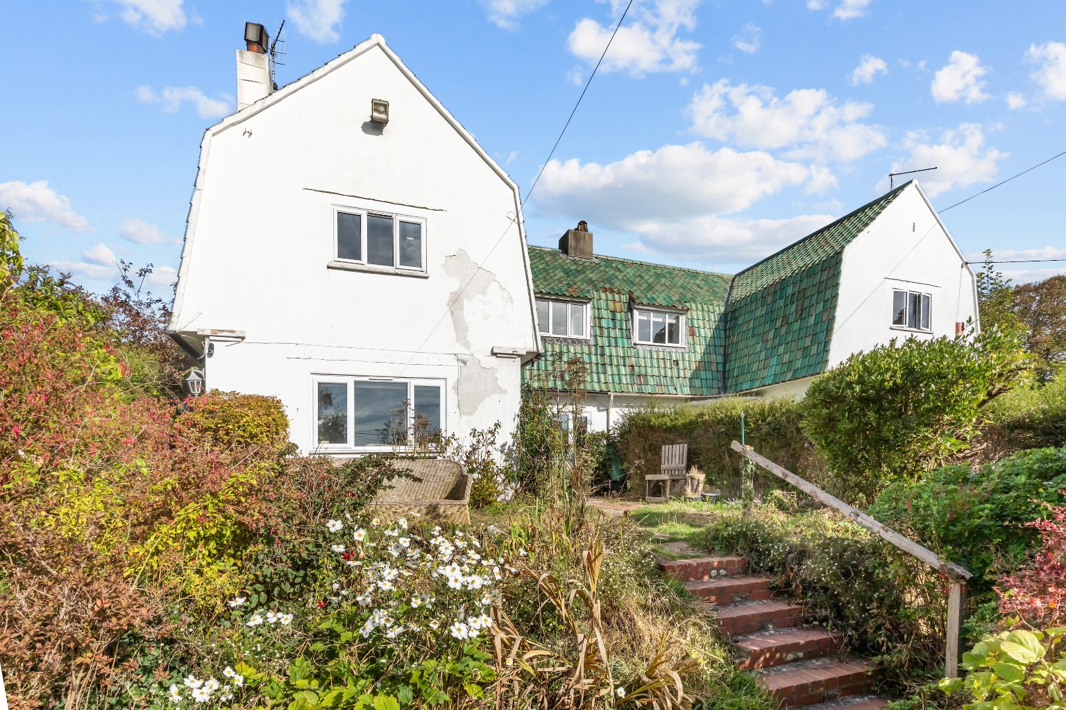 Elevated 3 Bed House in Lewes with South Downs Views & Parking