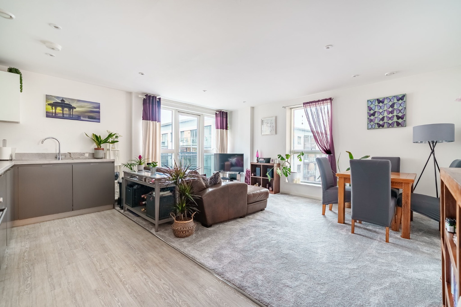 Stylish Two Double Bed Apartment in Temple House, Brighton