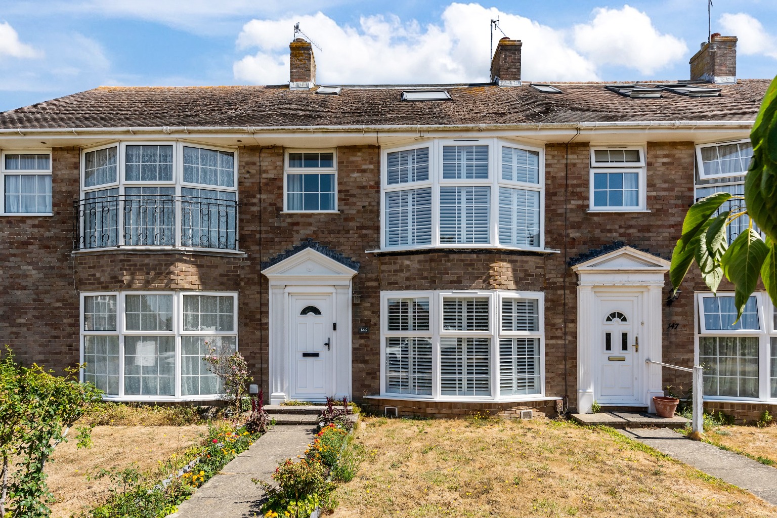 Extended 4-Bed Family Home in the Popular Greenacres Development