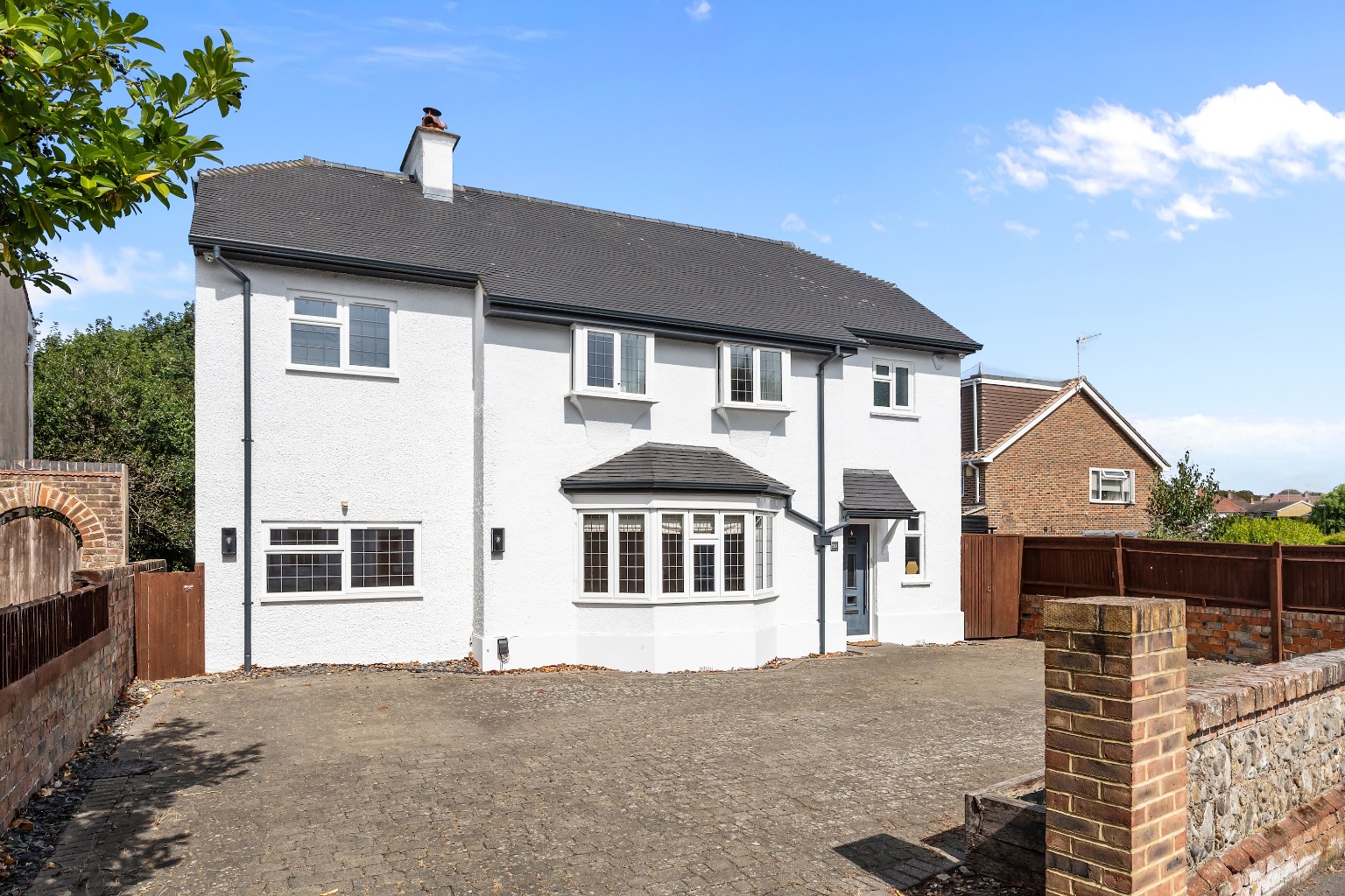 Stunning 4-Bed Detached Home with Modern Living in Shoreham