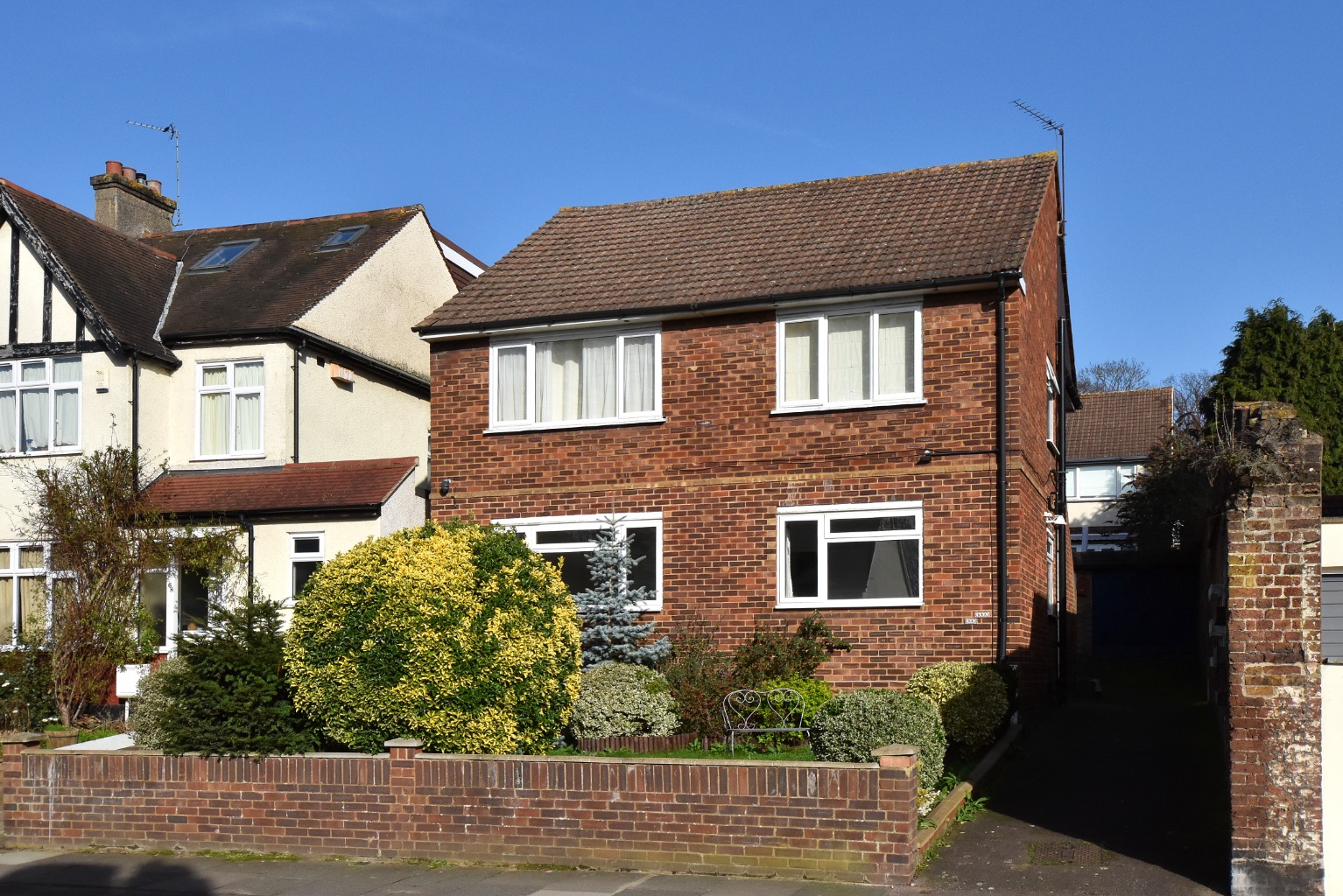 Warren Avenue is within a highly regarded and convenient residential area.