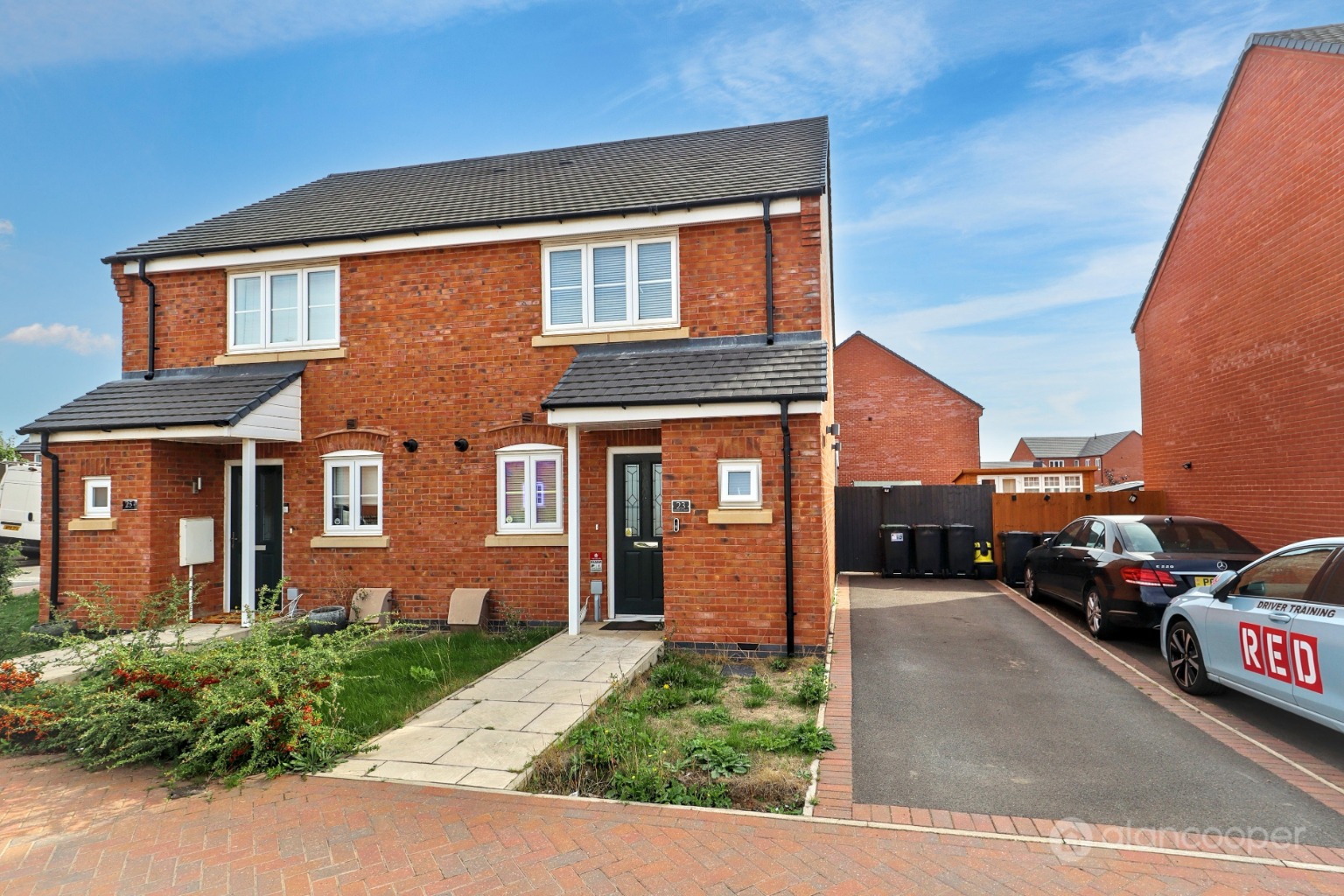 Ombersley Drive, Lockley Gardens, Nuneaton, CV11 6WQ