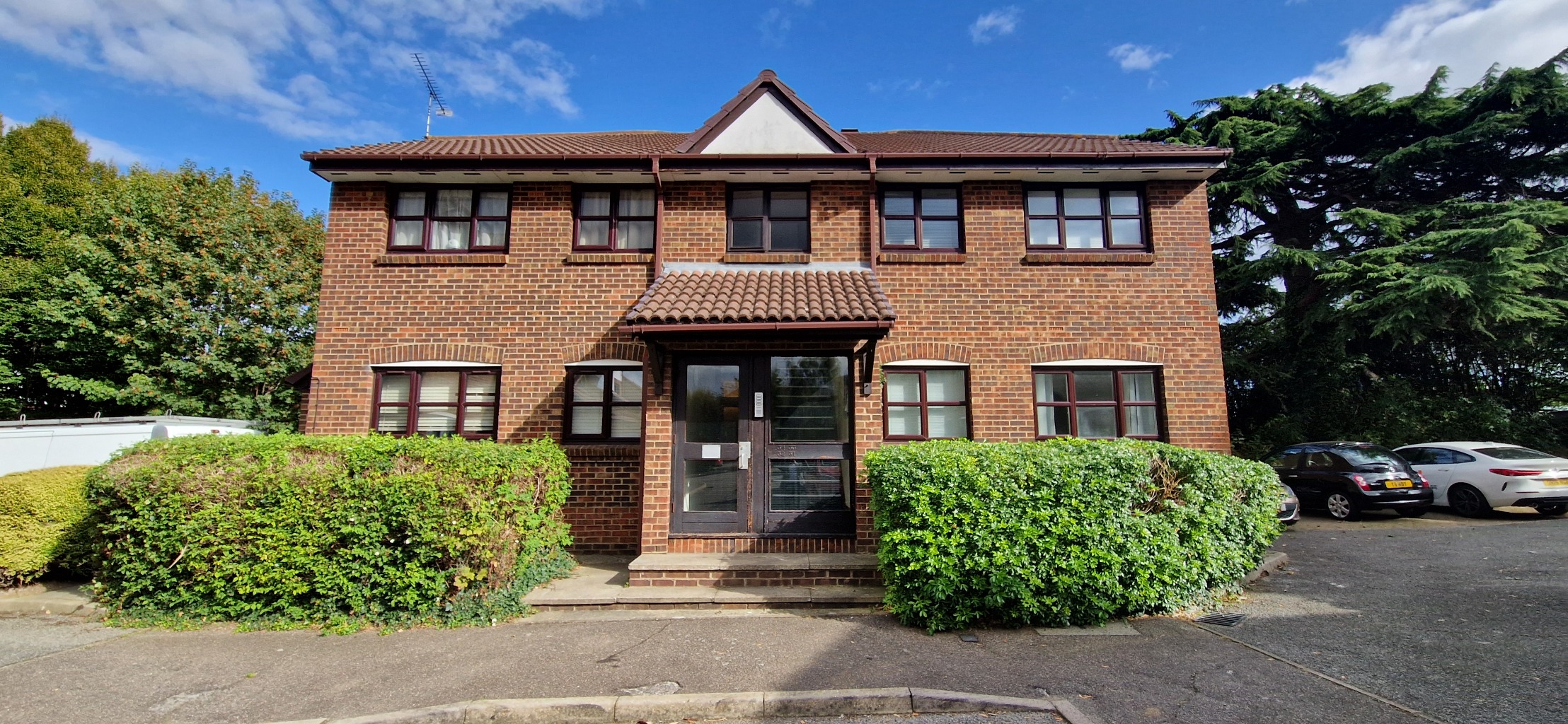 2 BEDROOM GROUND FLOOR APARTMENT