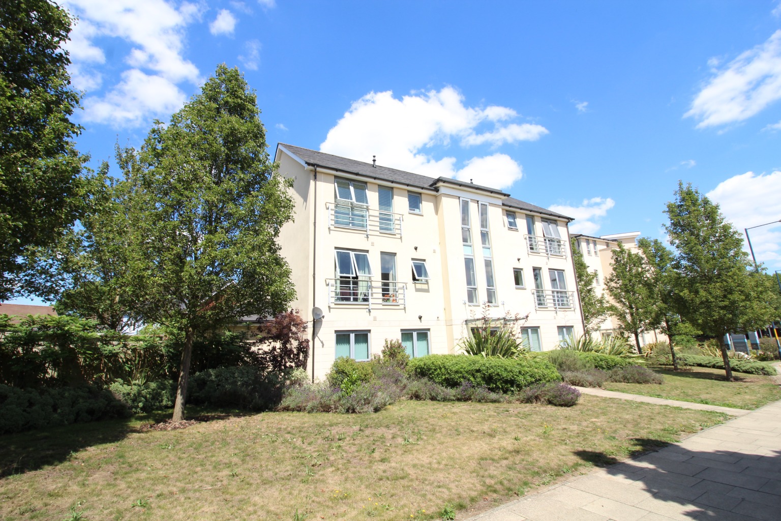 2 Bedroom Top Floor Apartment – Springhead Parkway Development, Northfleet