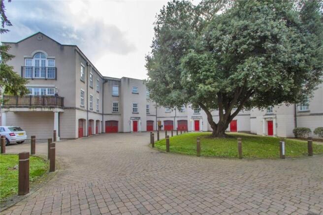 3 BEDROOM APARTMENT CAPABILITY WAY, GREENHITHE NORTHFLEET