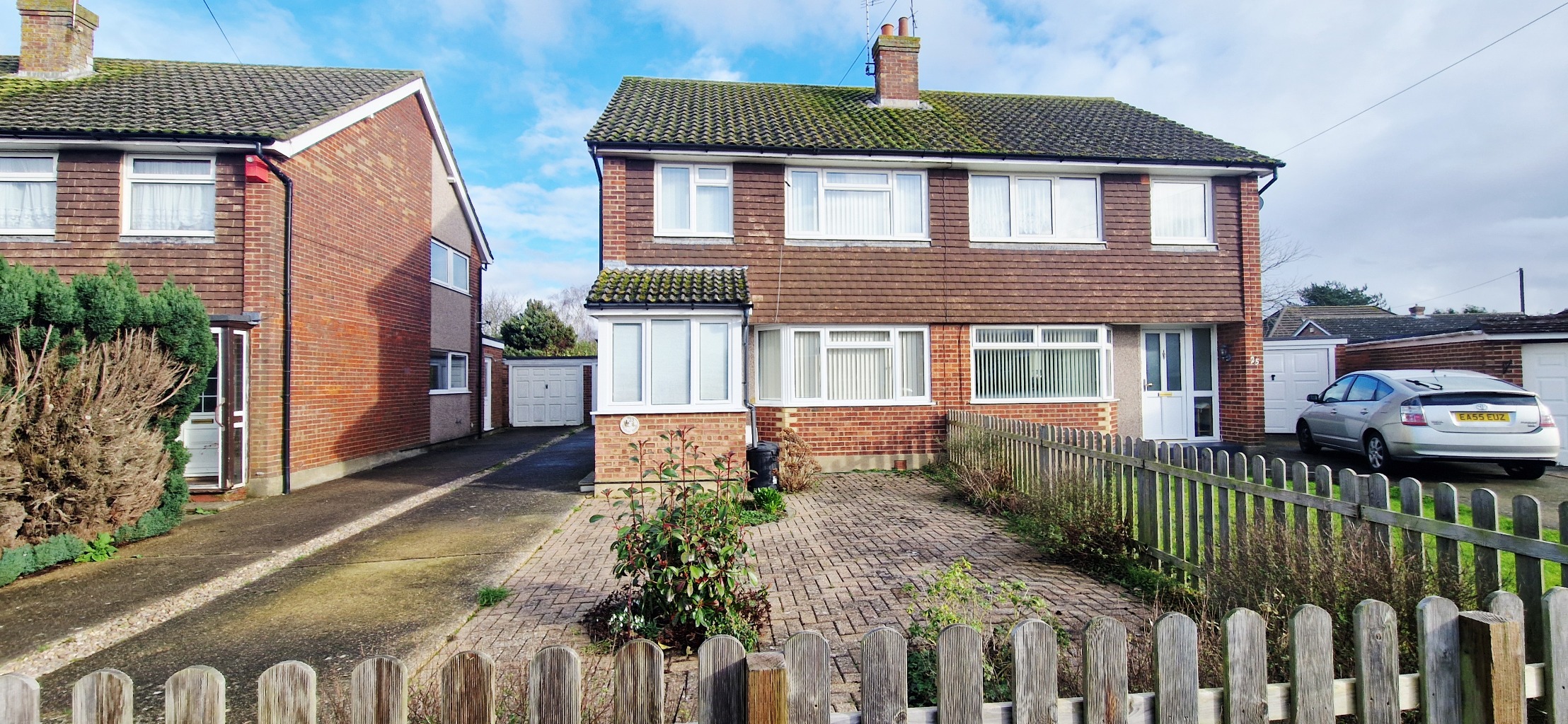£410,000 - £425,000 Charming 3-Bed Semi-Detached in West Kingsdown with Garage and Garden