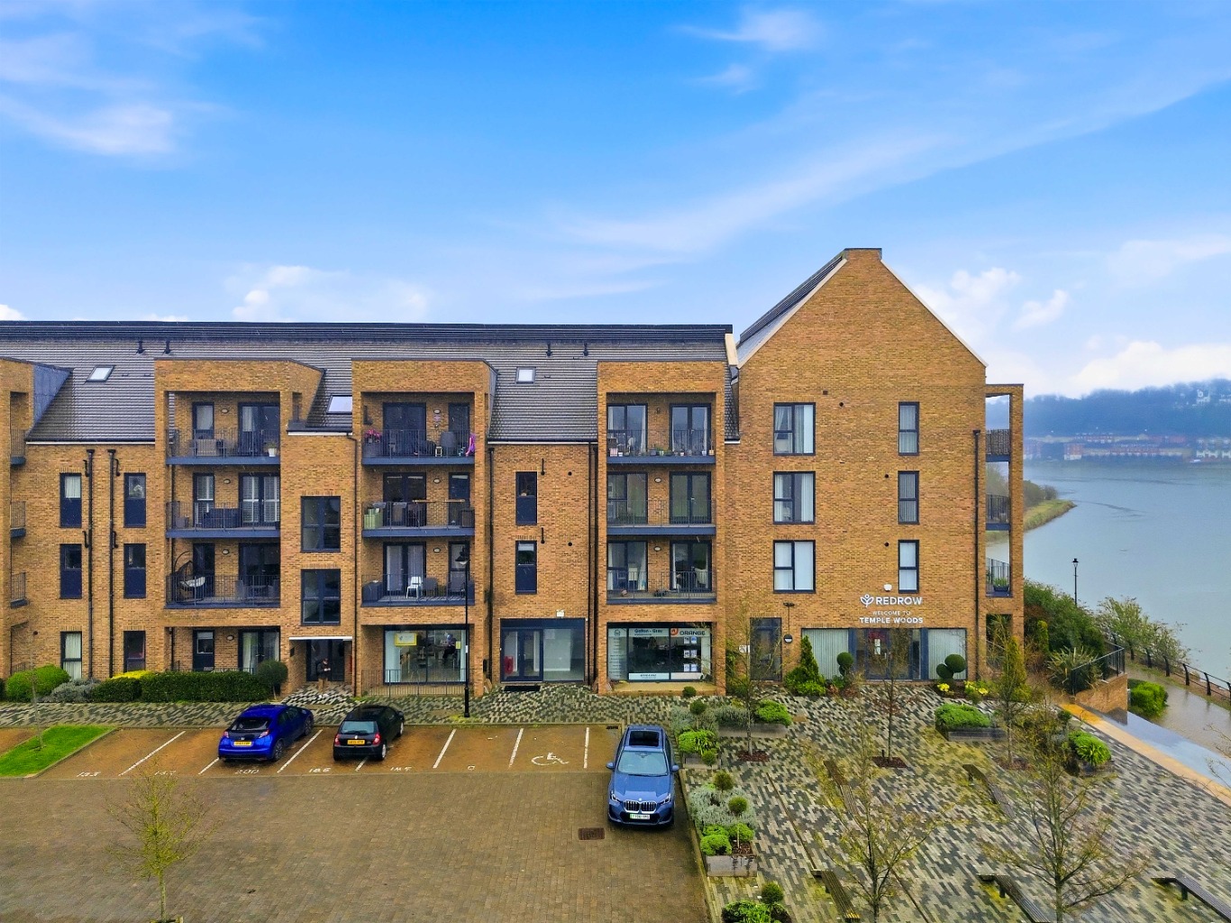 GUIDE PRICE £260,000 TO £280,000 Stunning 2-Bed River View Apartment with Balcony & Parking