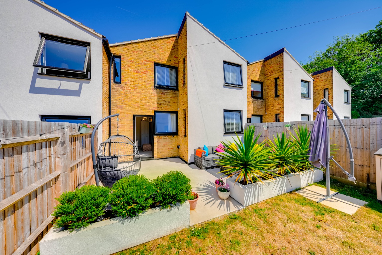 Stunning 2 Double Bedroom House, Princess Mary Avenue, Kent