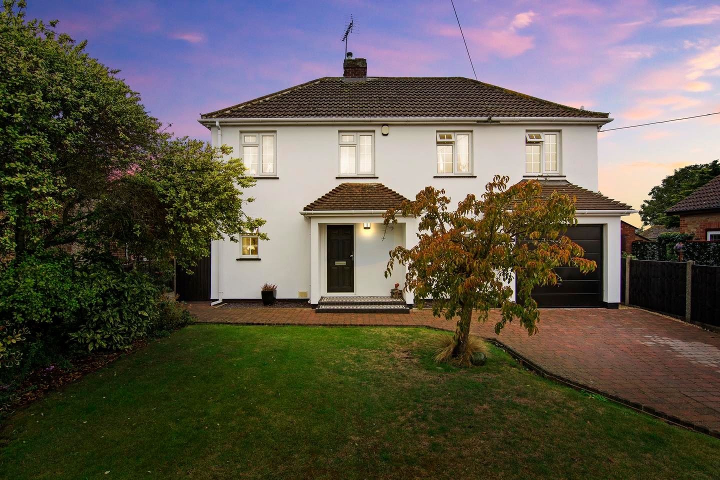 Guide Price £750,000 - £825,000