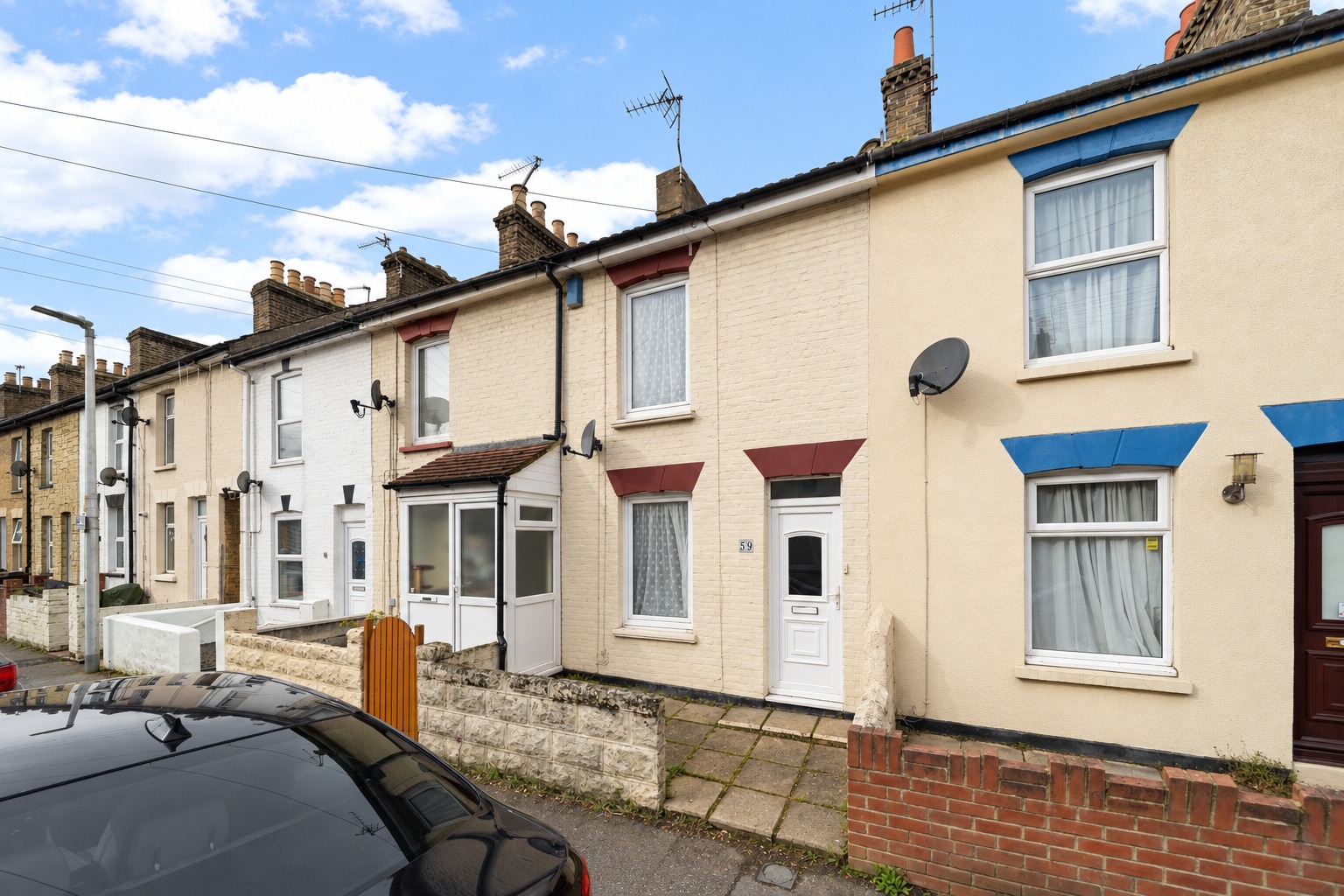 Guide Price £240,000 - £270,000