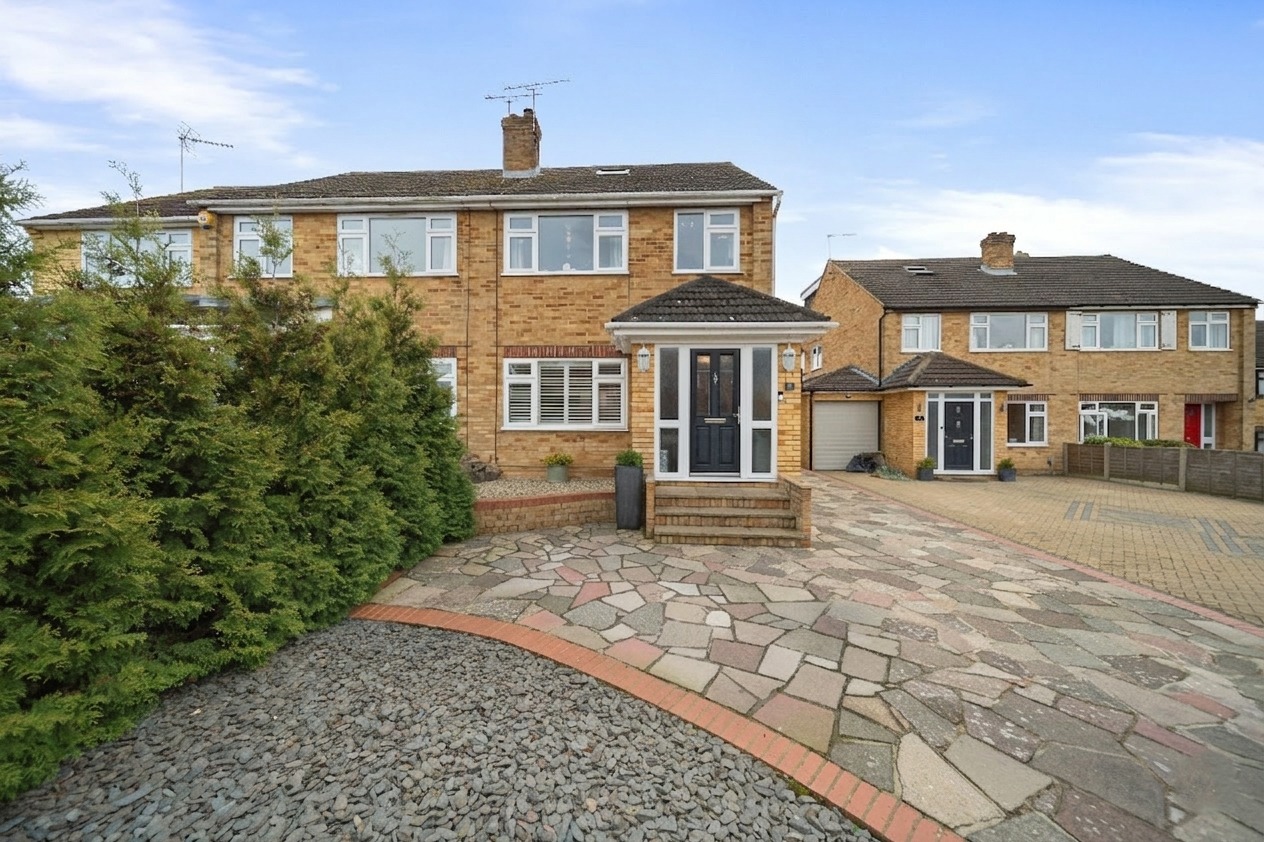 Guide Price £575,000 - £625,000
