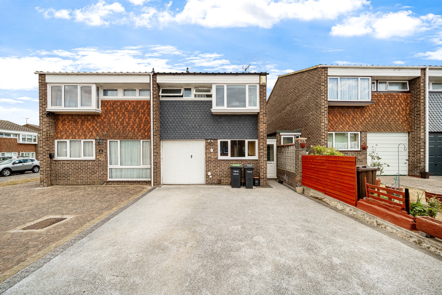 Guide Price 350,000 - £400,000