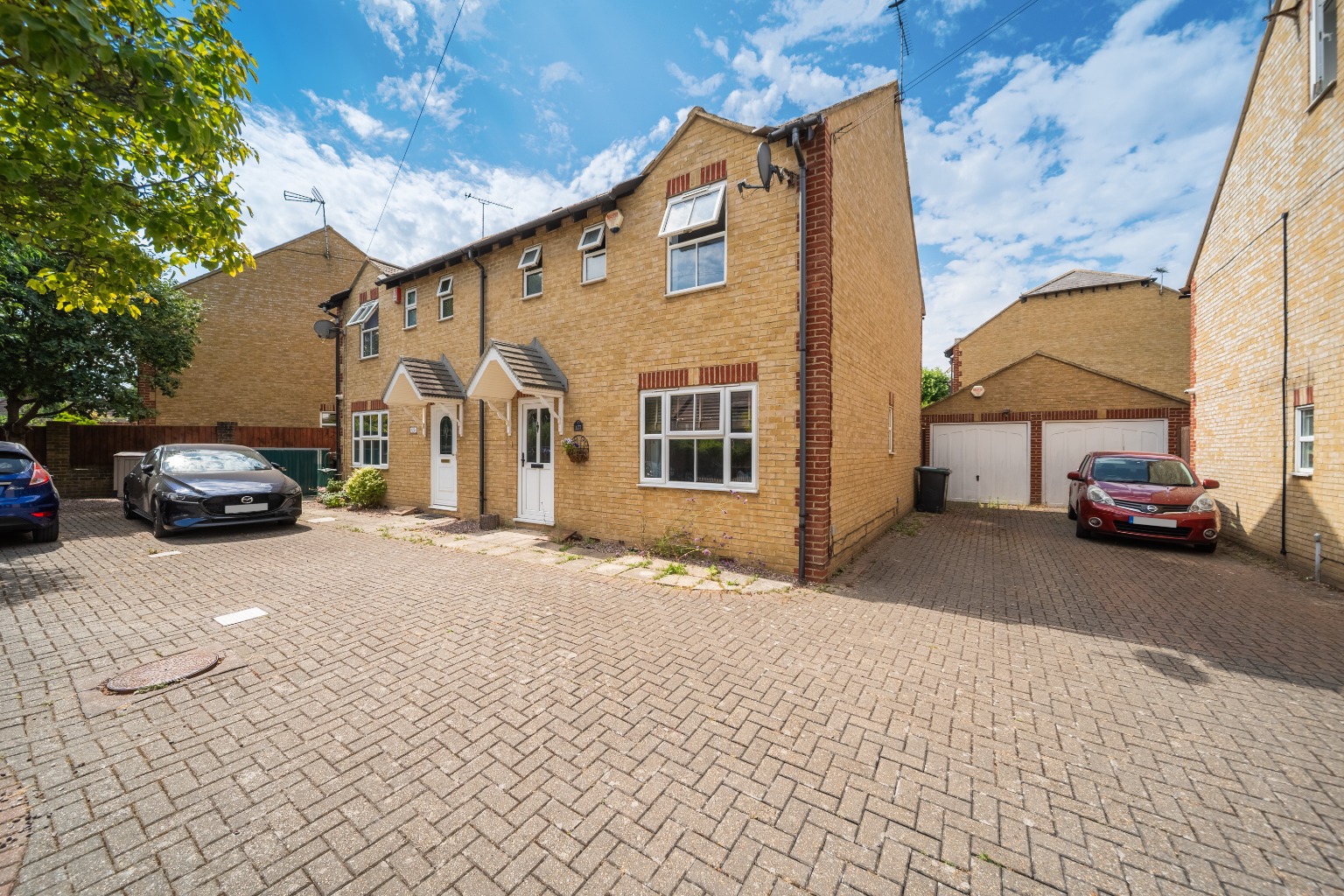 Guide Price £400,000 - £450,000