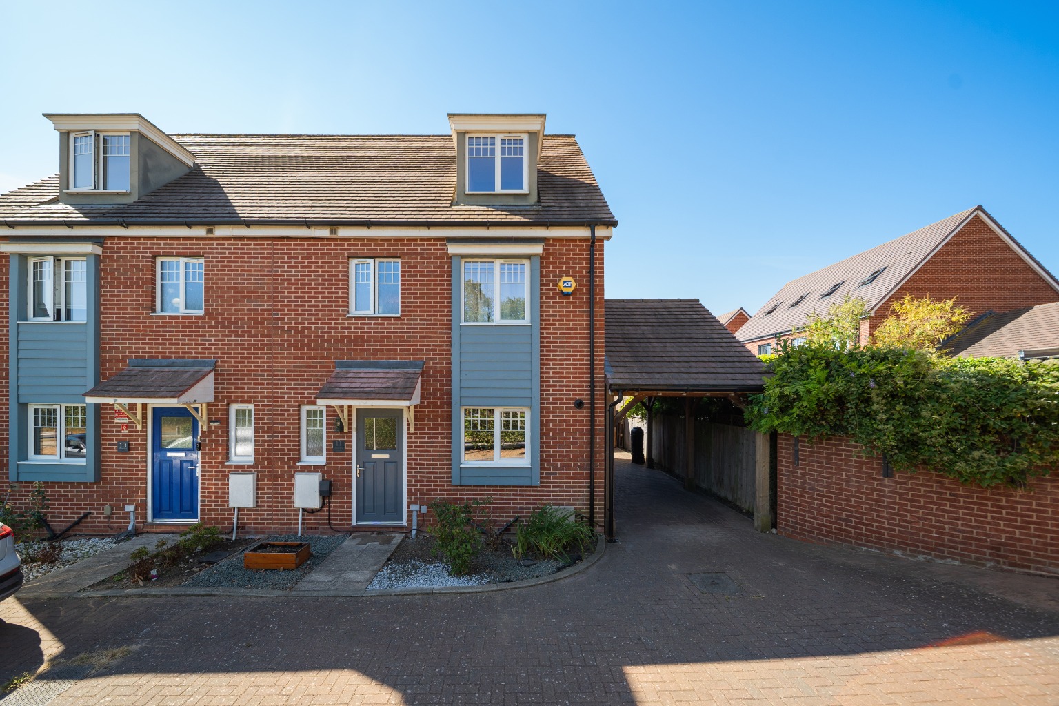 Guide Price £450,000 - £500,000