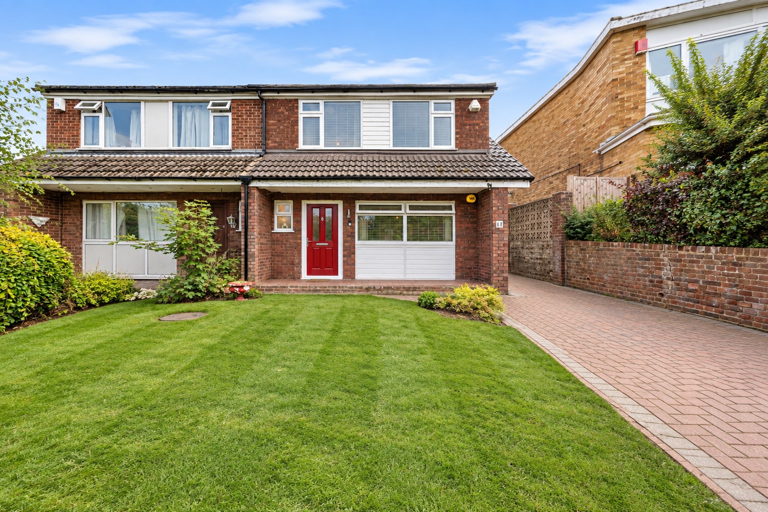 Guide Price £425,000 - £475,000