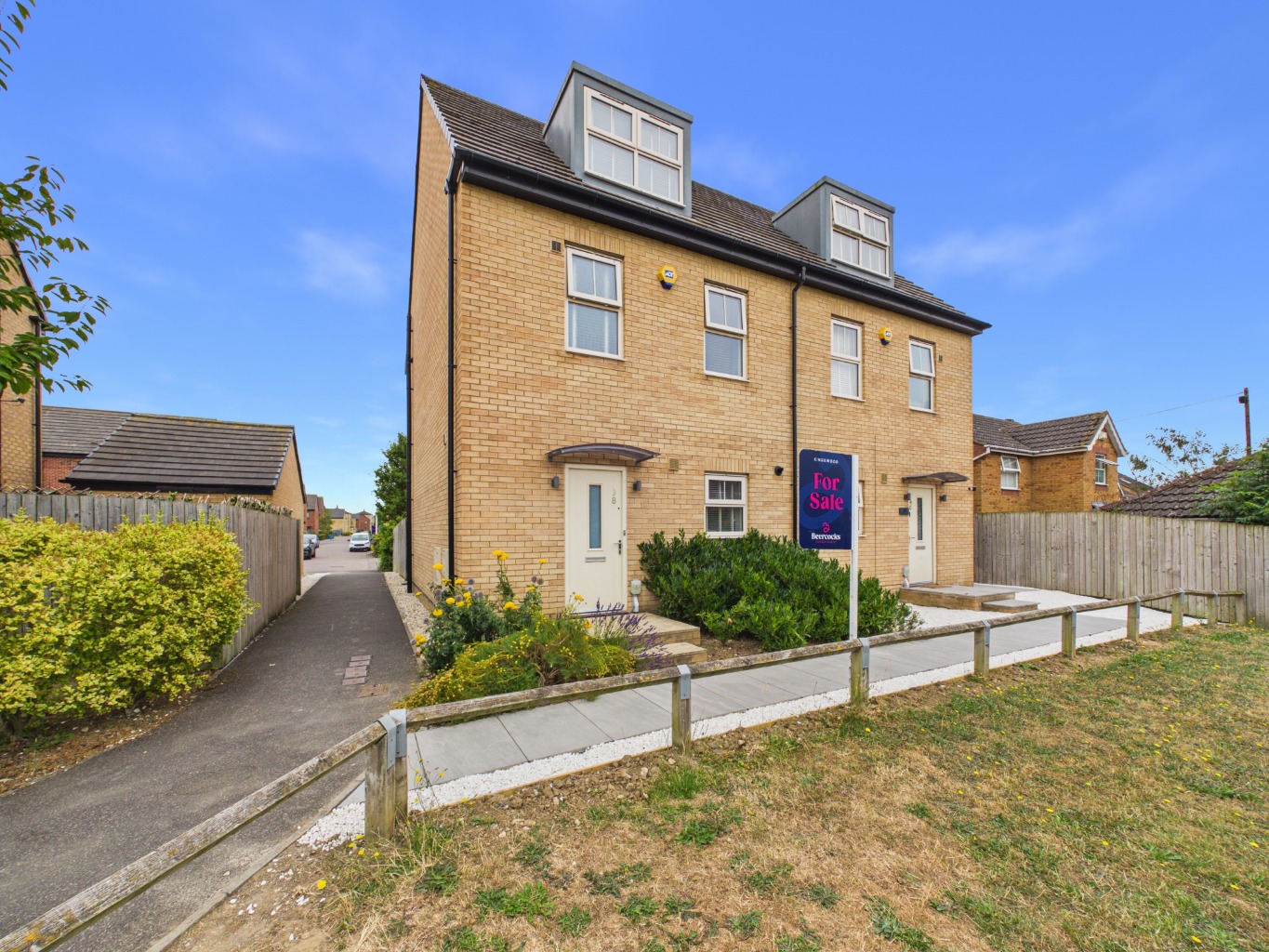 Larkin Lane, Kingswood, Hull, East Riding of Yorkshire, HU7 3NA