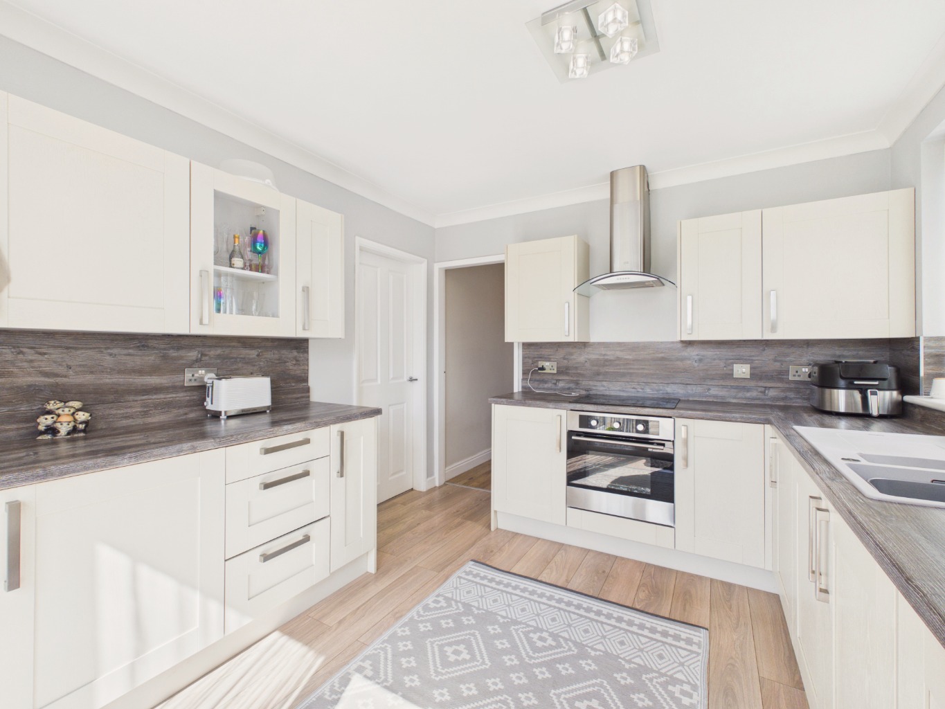 Glebe Road, Wawne, Hull, HU7 5XR