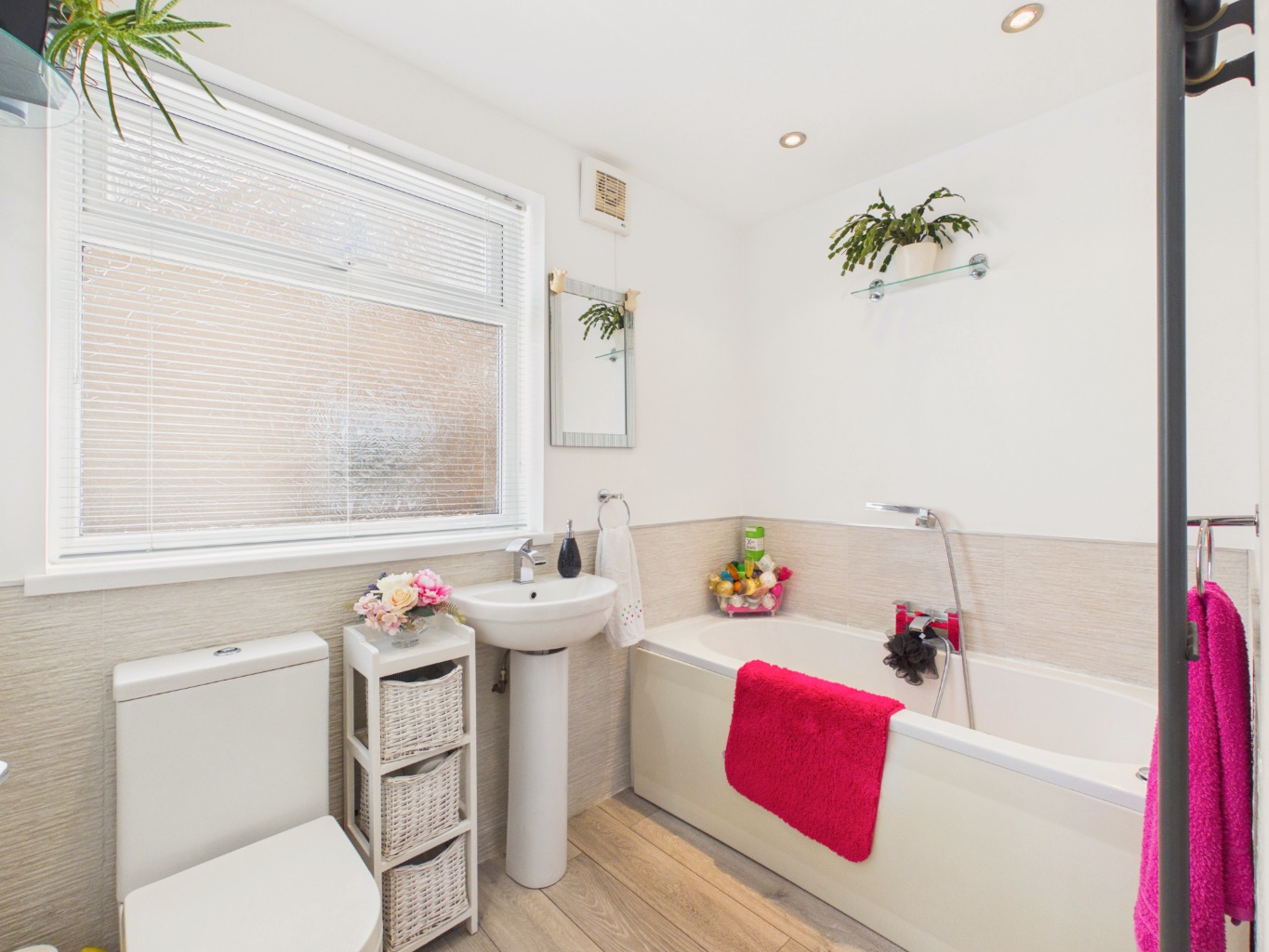 Glebe Road, Wawne, Hull, HU7 5XR