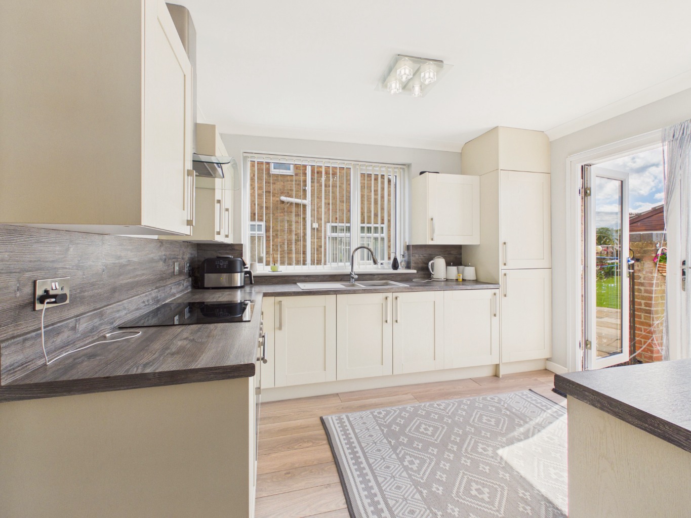 Glebe Road, Wawne, Hull, HU7 5XR