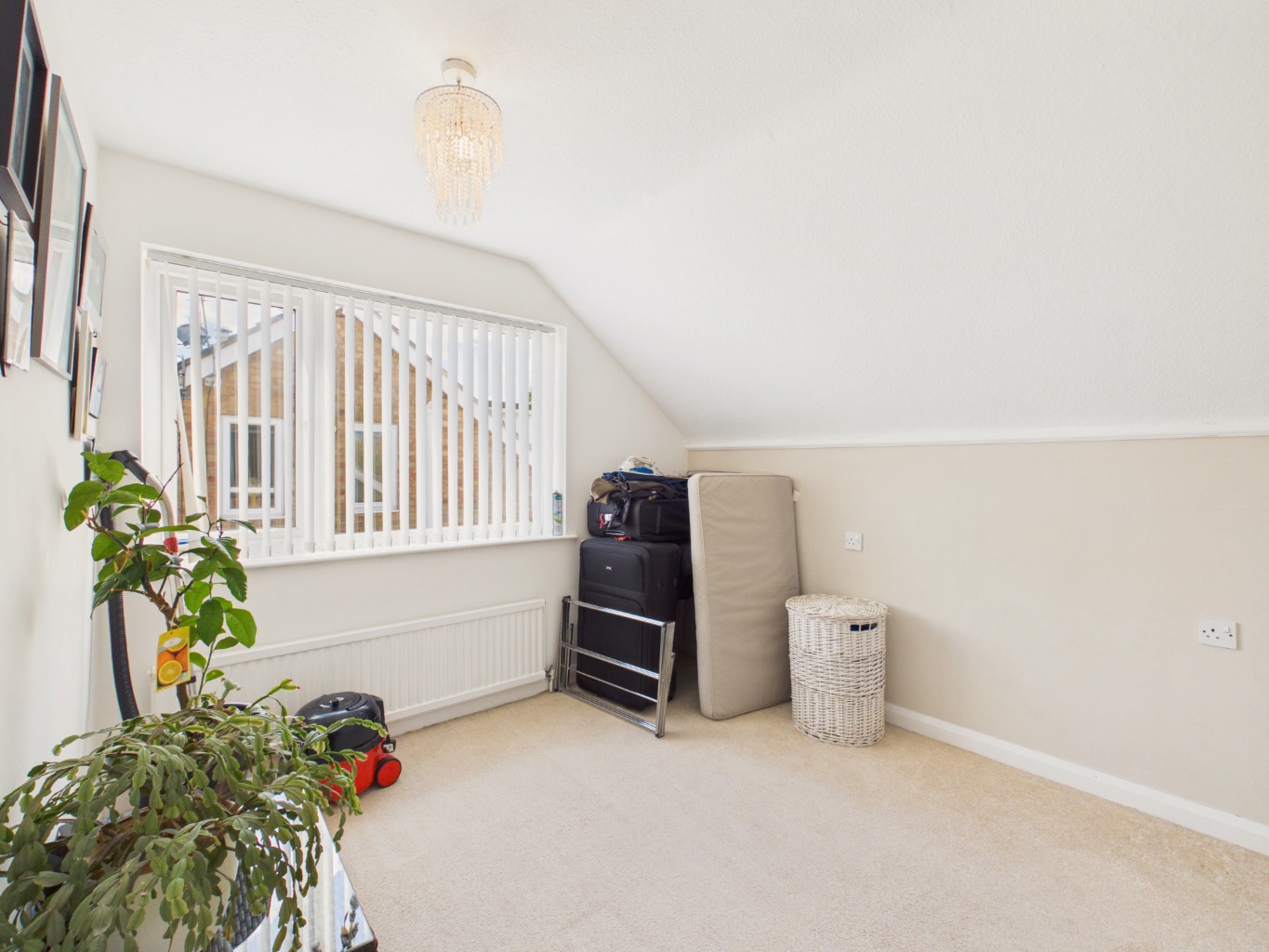 Glebe Road, Wawne, Hull, HU7 5XR