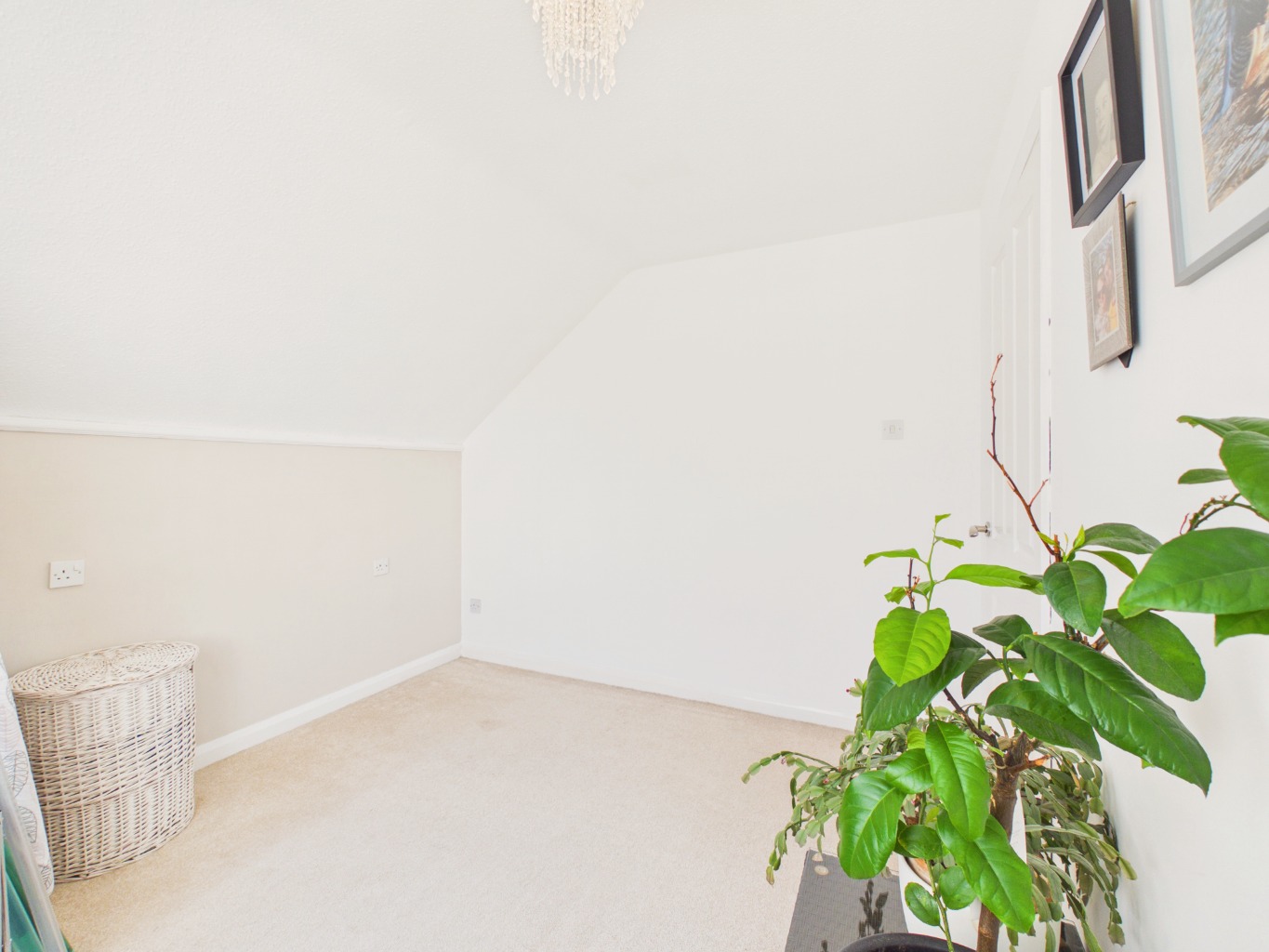 Glebe Road, Wawne, Hull, HU7 5XR