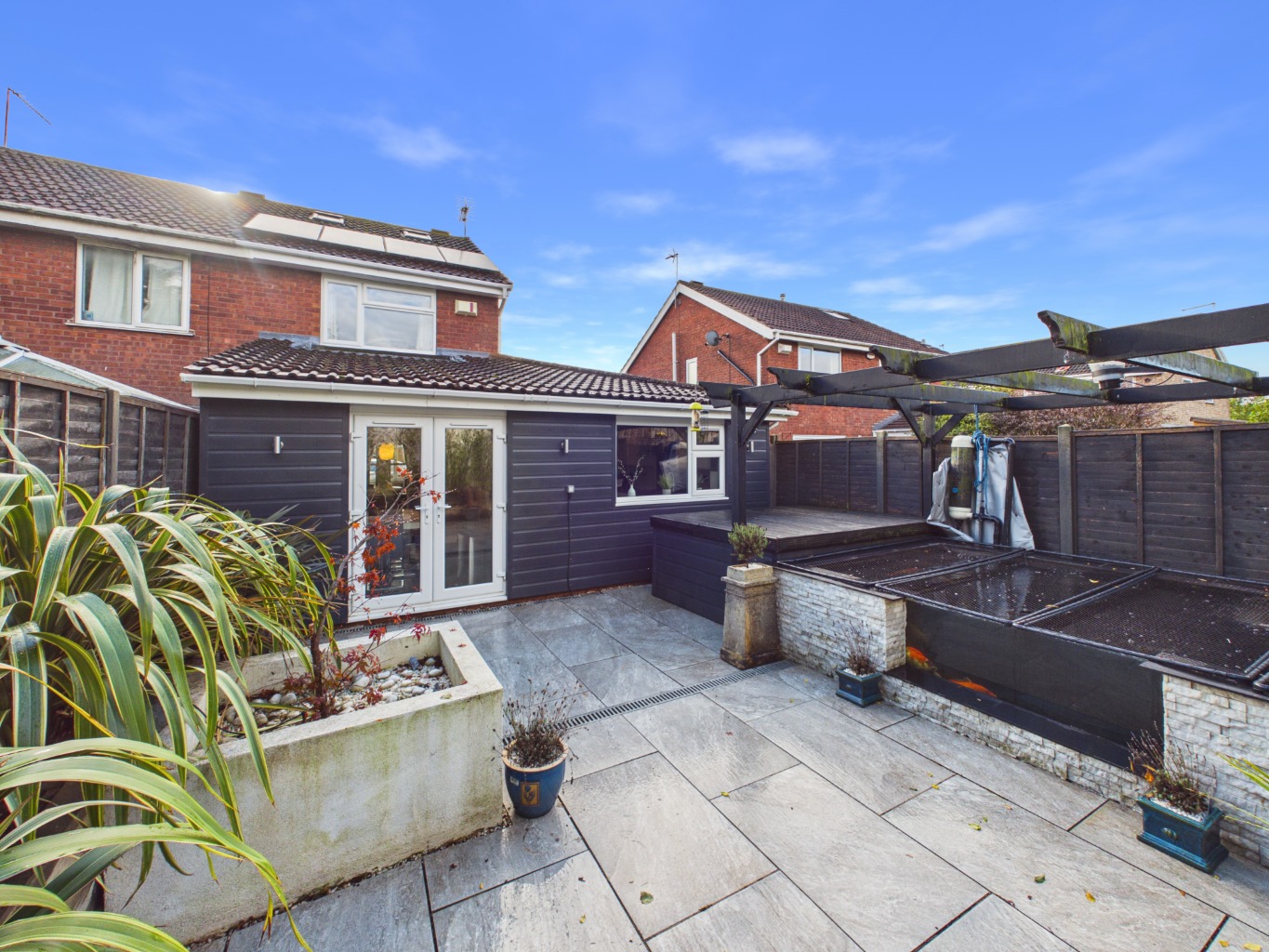 Fieldside Garth, Hull, HU6 7YE