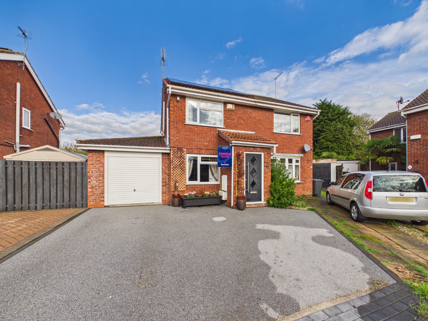 Fieldside Garth, Hull, HU6 7YE