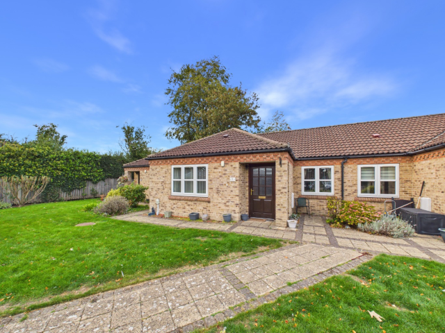 8 Cottage Green, The Garth, Cottingham, East Yorkshire – INVITING OFFERS BETWEEN £150,000-£160,000