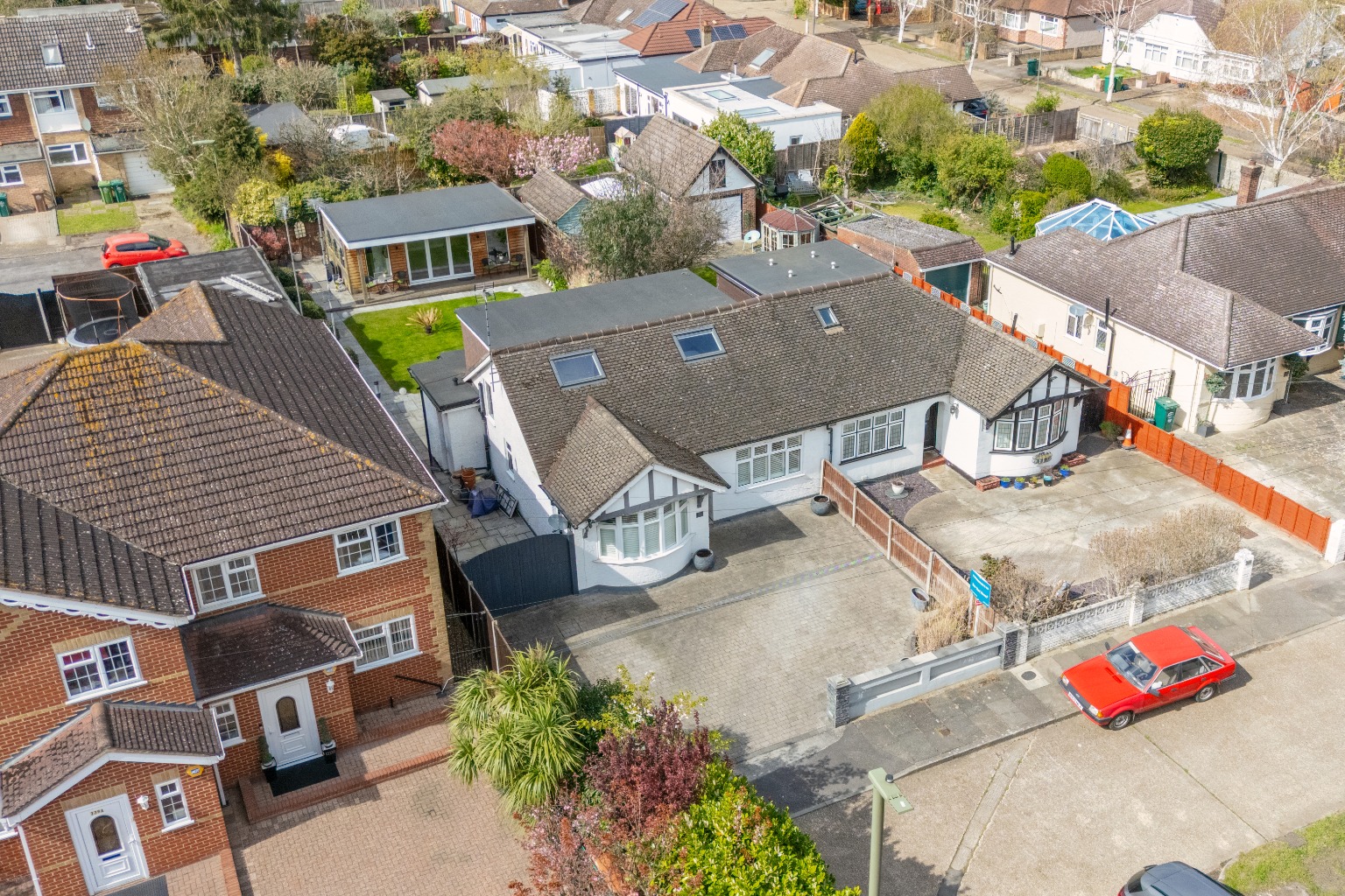 An Immaculate 4 Bedroom, 2 Bathroom, Family Home with Exceptional Outbuilding & Large Driveway