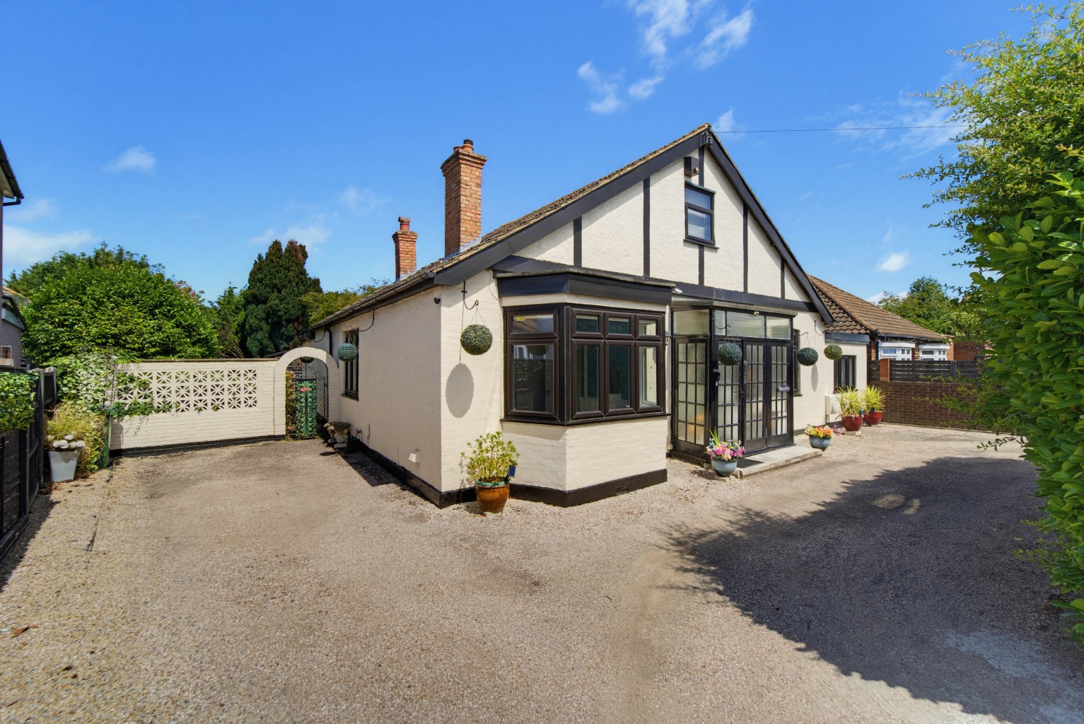 A lovely four double bedroom detached bungalow situated on a large Westerly facing plot in Ashford.