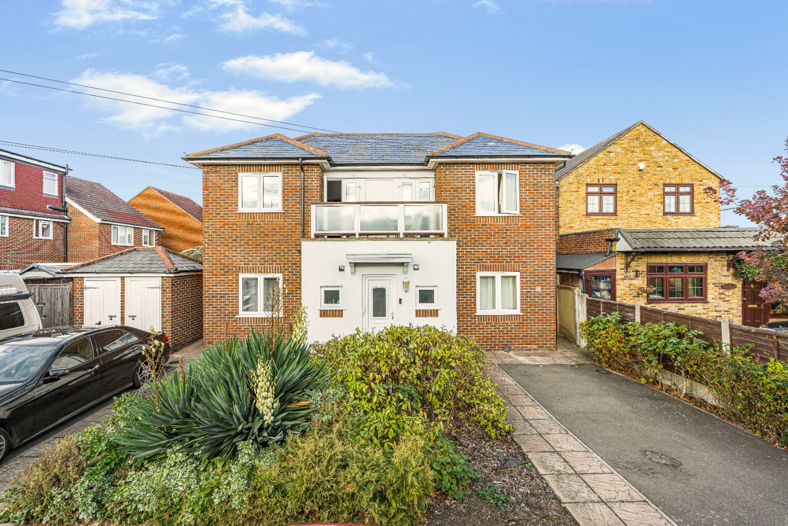 Ashford 1 Bedroom Maisonette: Balcony, Parking & Share of Freehold