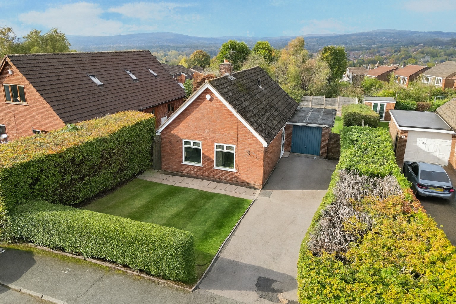 Stylish Detached 3-Bed Bungalow on a Quiet Crescent in Harwood Stylish Detached 3-Bed Bungalow on a Quiet Crescent in Harwood