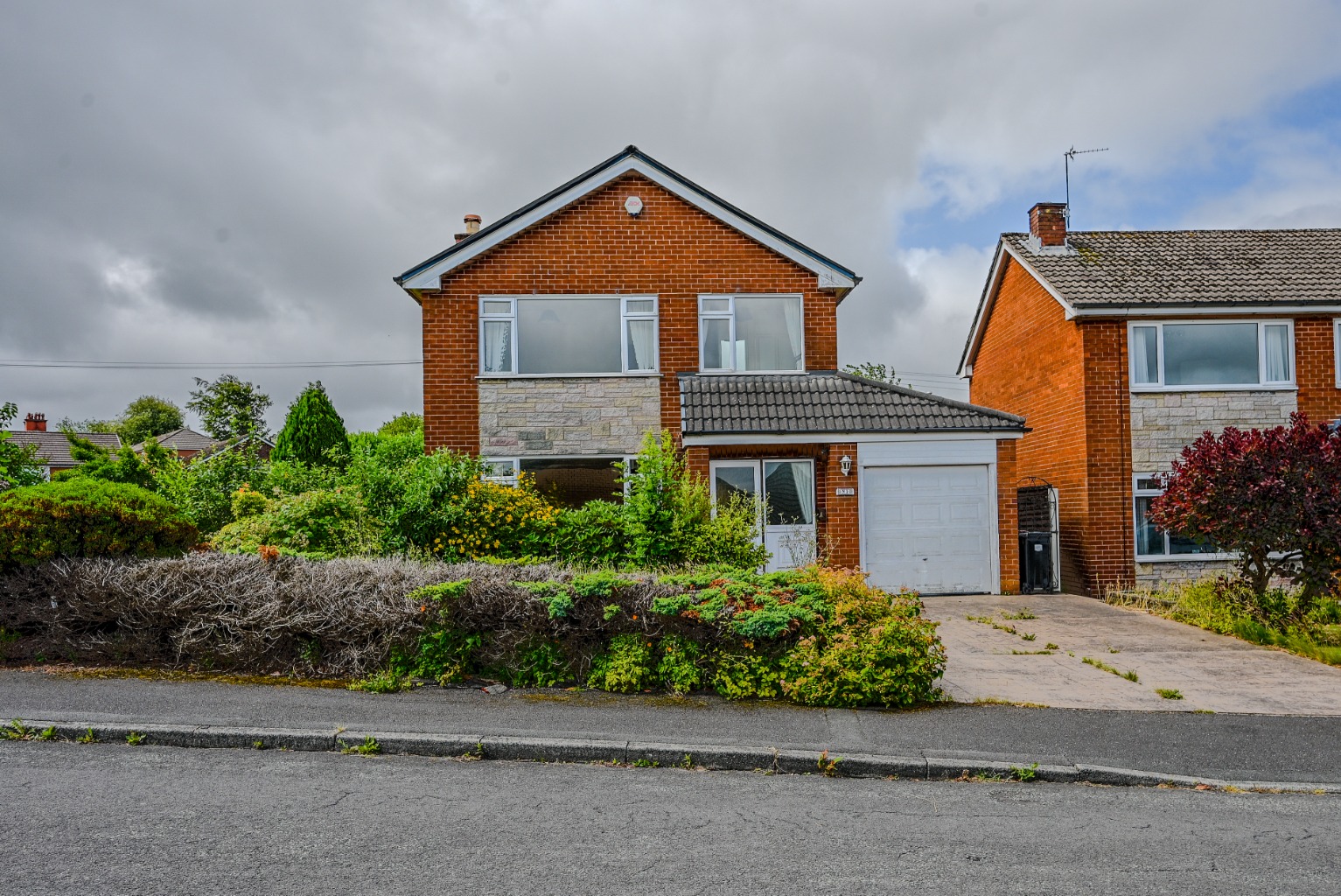 3-Bed Detached Family Home Set On A Corner Plot At The Start of a Quiet Cul-de-Sac In Ladybridge
